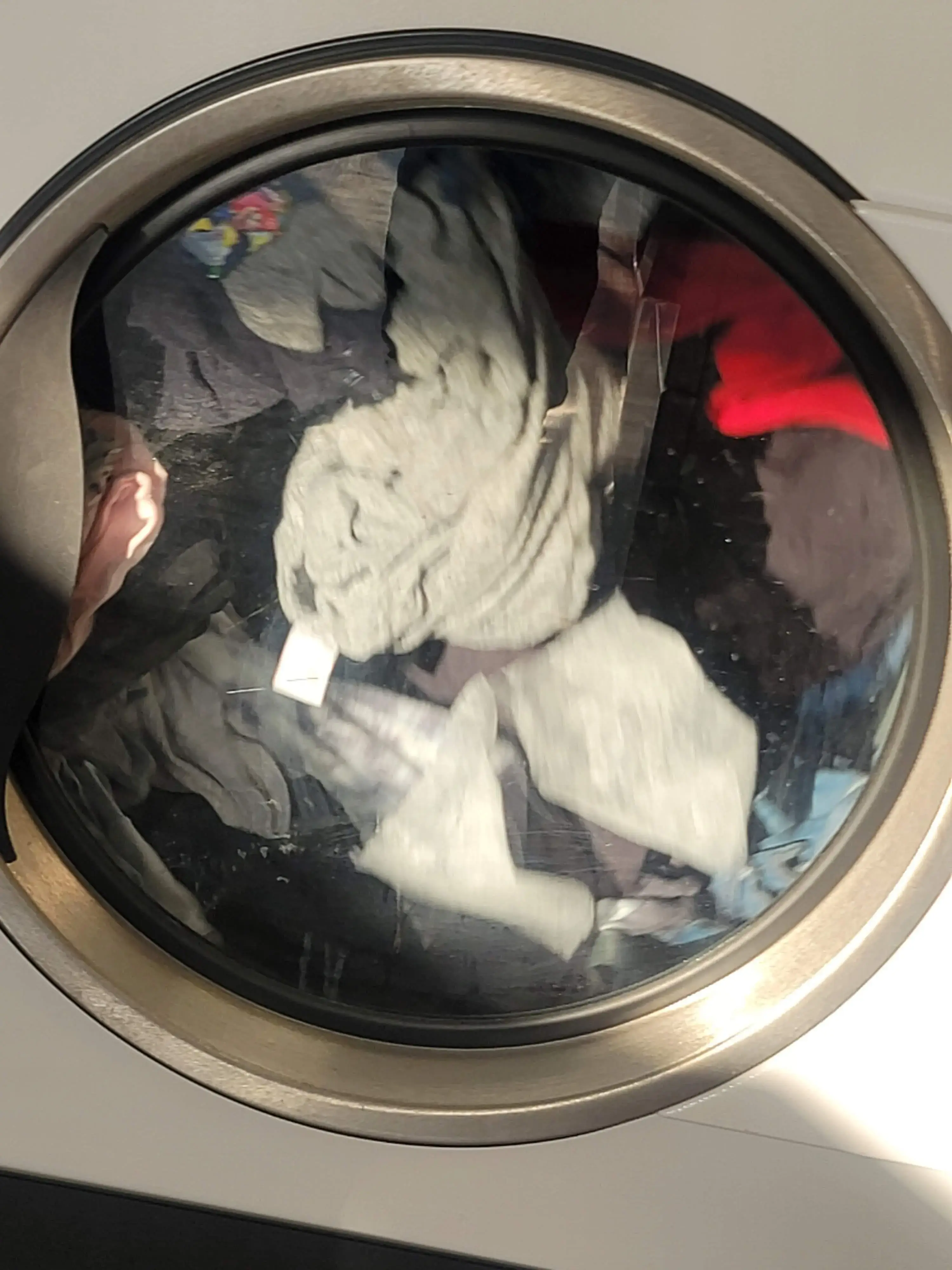 Bellevue Laundromat - Image 20