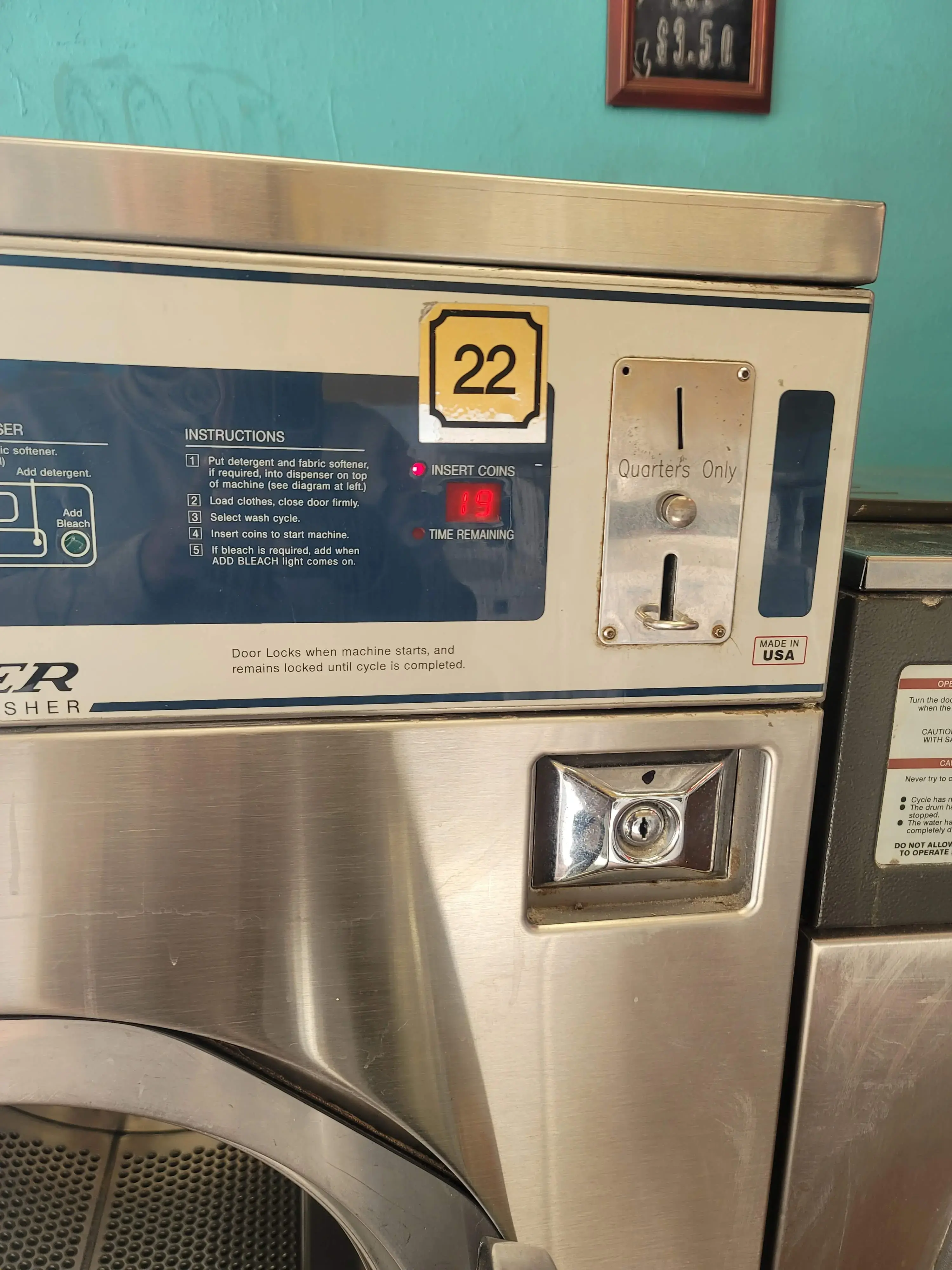 Bellevue Laundromat - Image 10