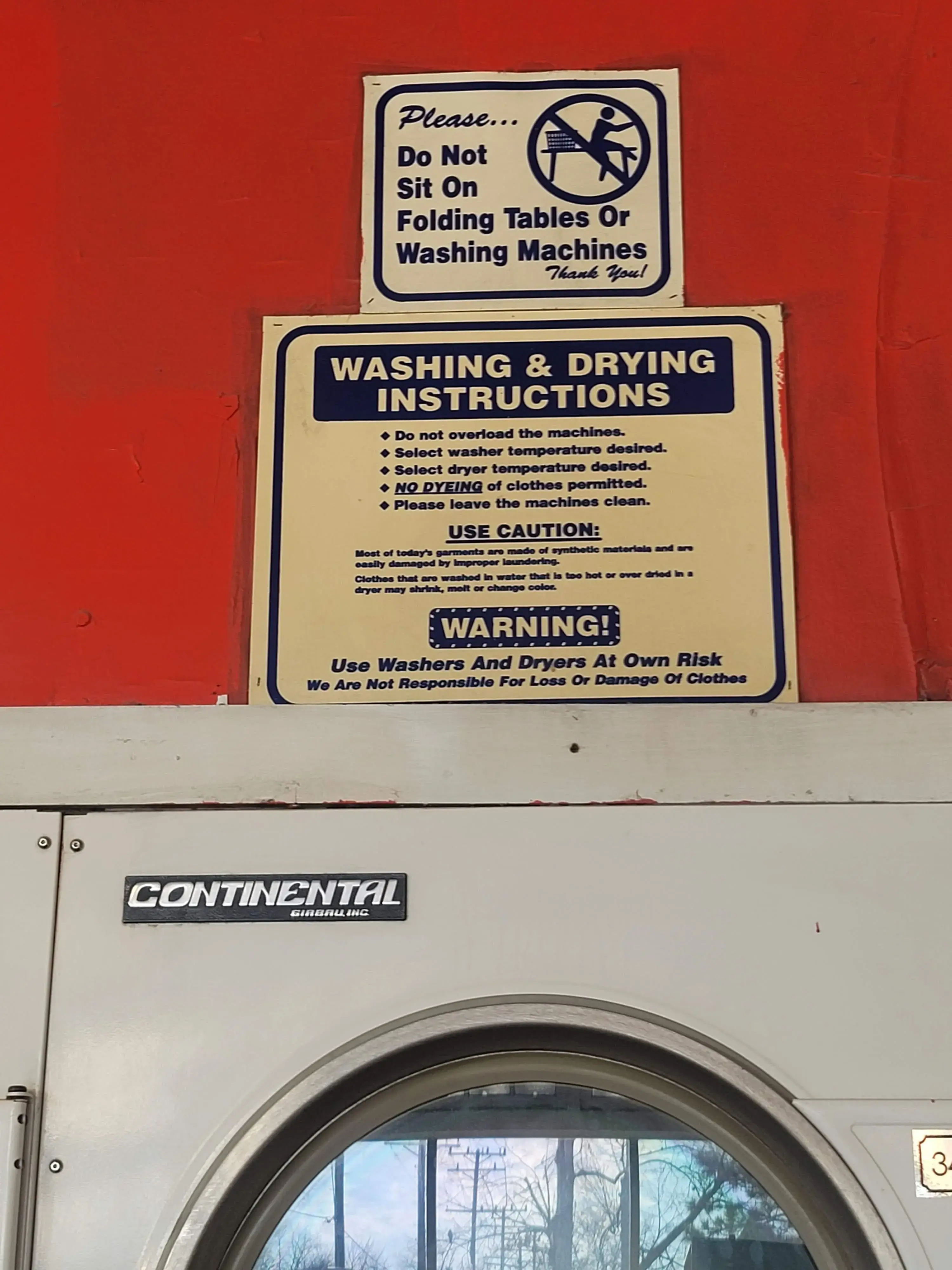 Bellevue Laundromat - Image 15