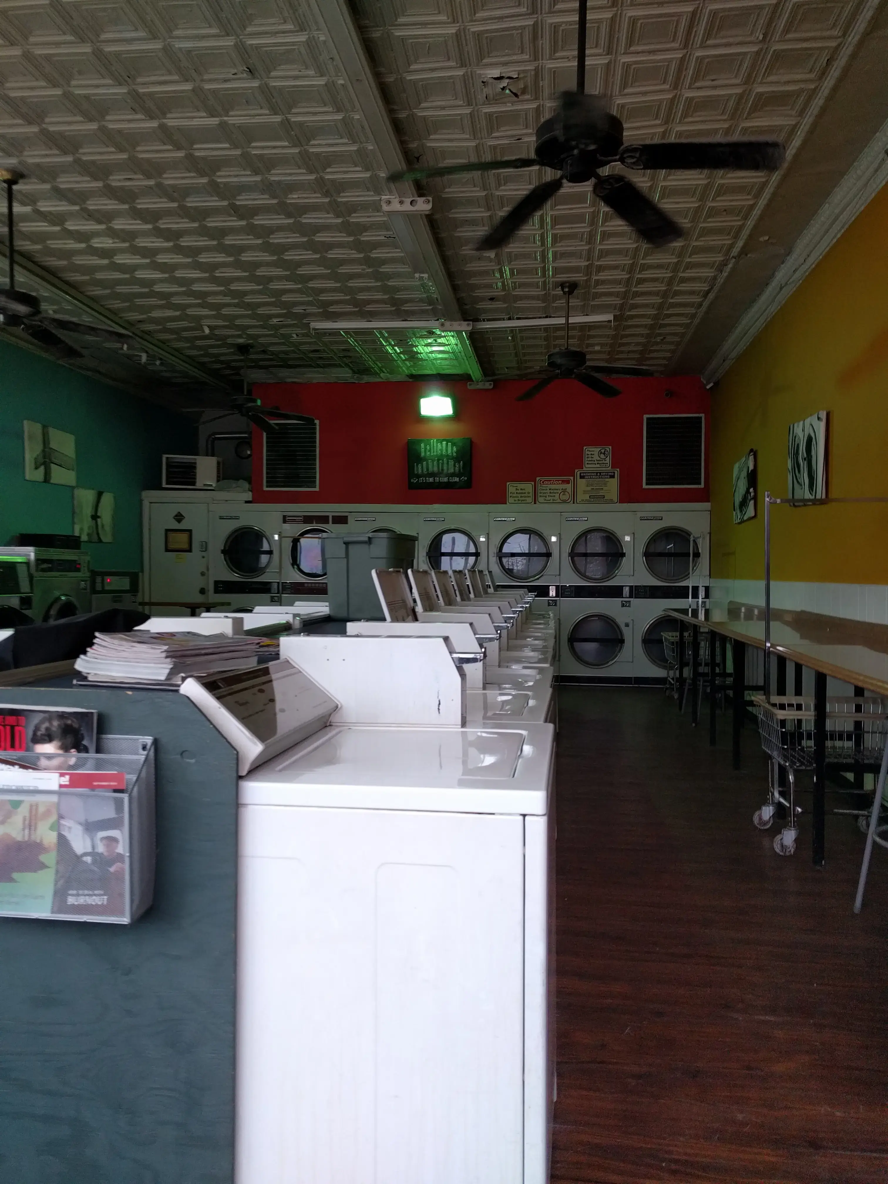 Bellevue Laundromat - Image 7