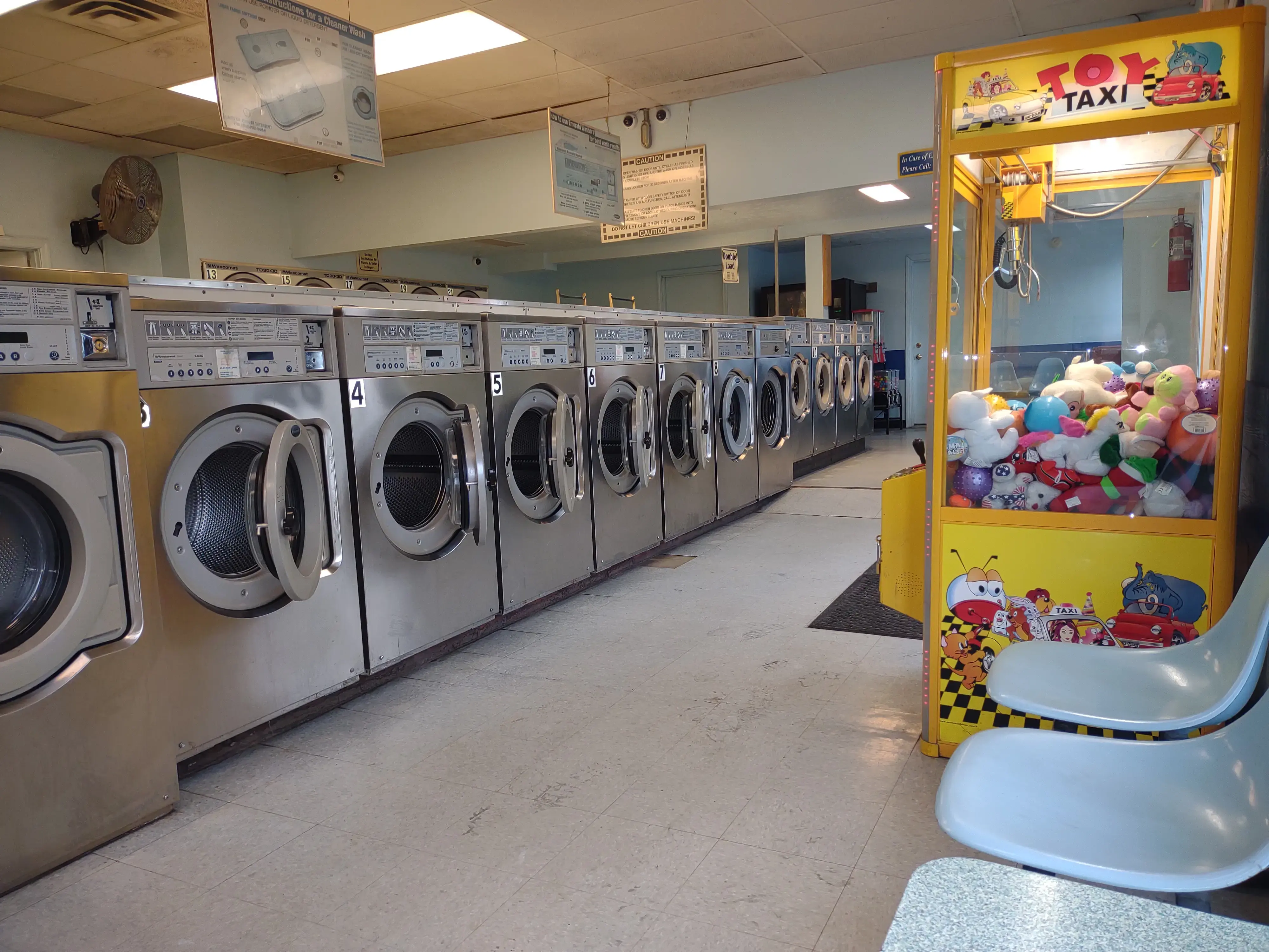 Bellview Brite Wash Laundromat thumbnail 3