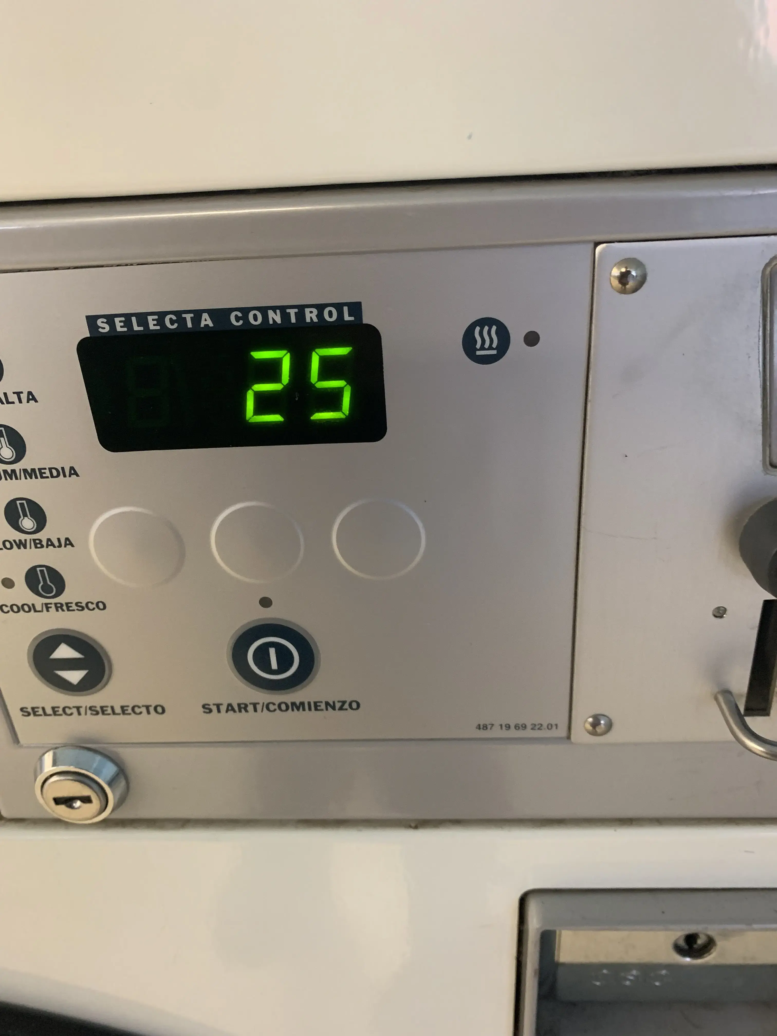 Bellview Brite Wash Laundromat thumbnail 8