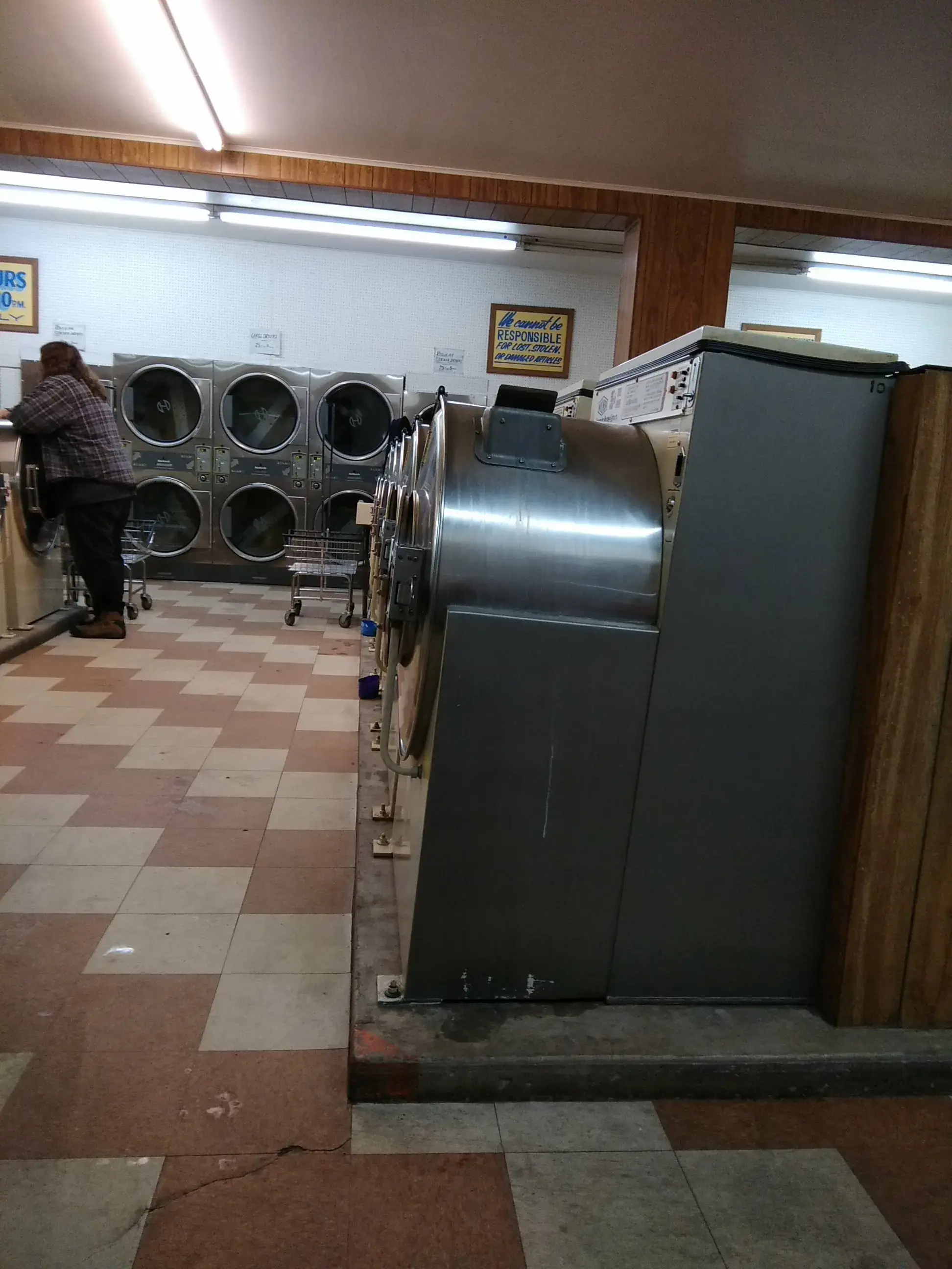 Bennett Street Laundromat thumbnail 11