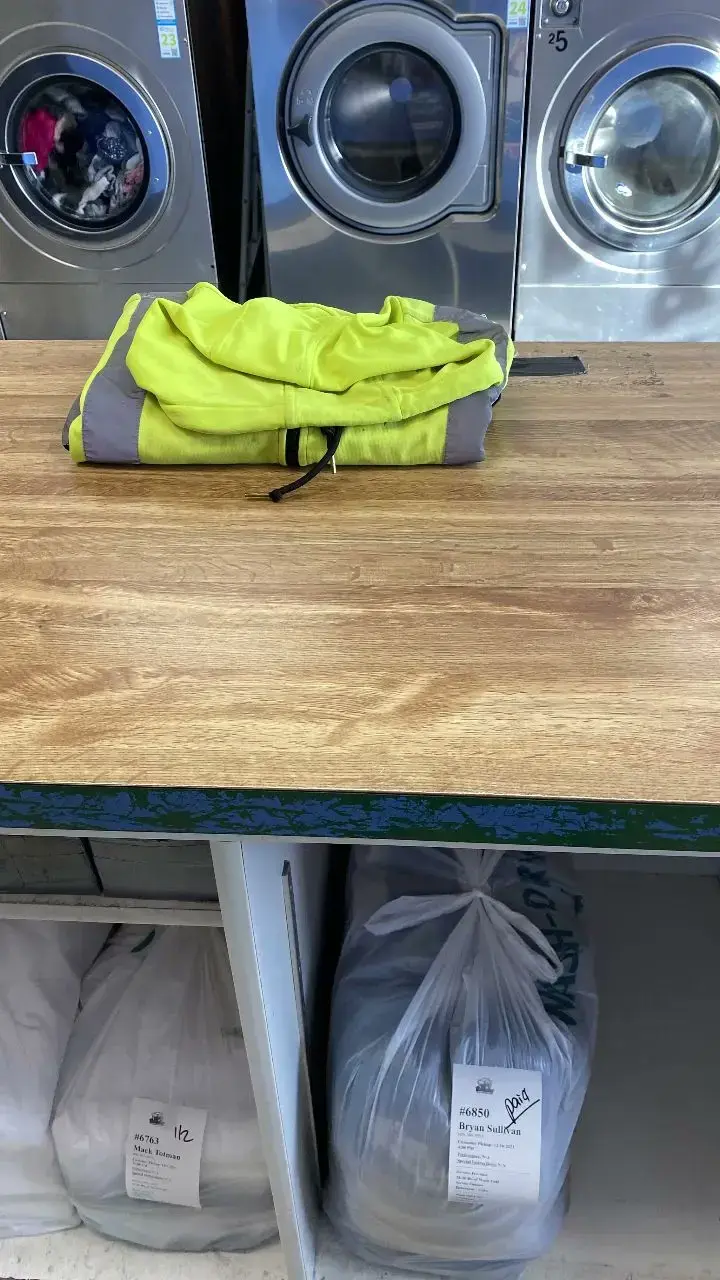 Berkeley Laundromat thumbnail 3