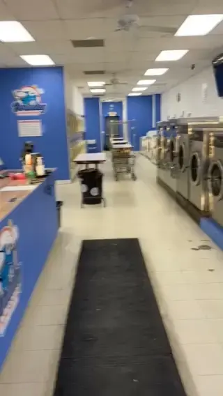 Berkeley Laundromat thumbnail 13