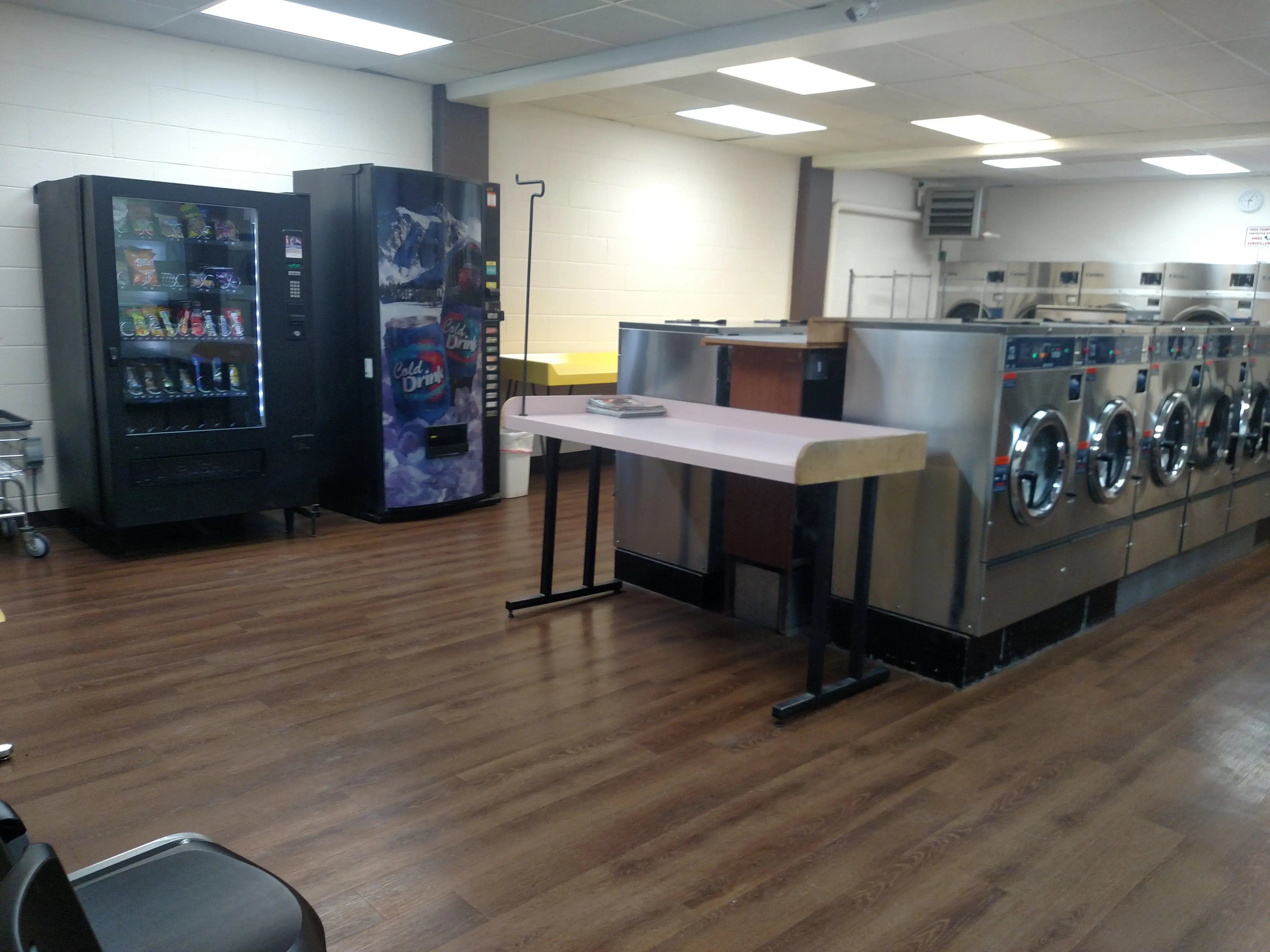 Berthoud Laundry thumbnail 6