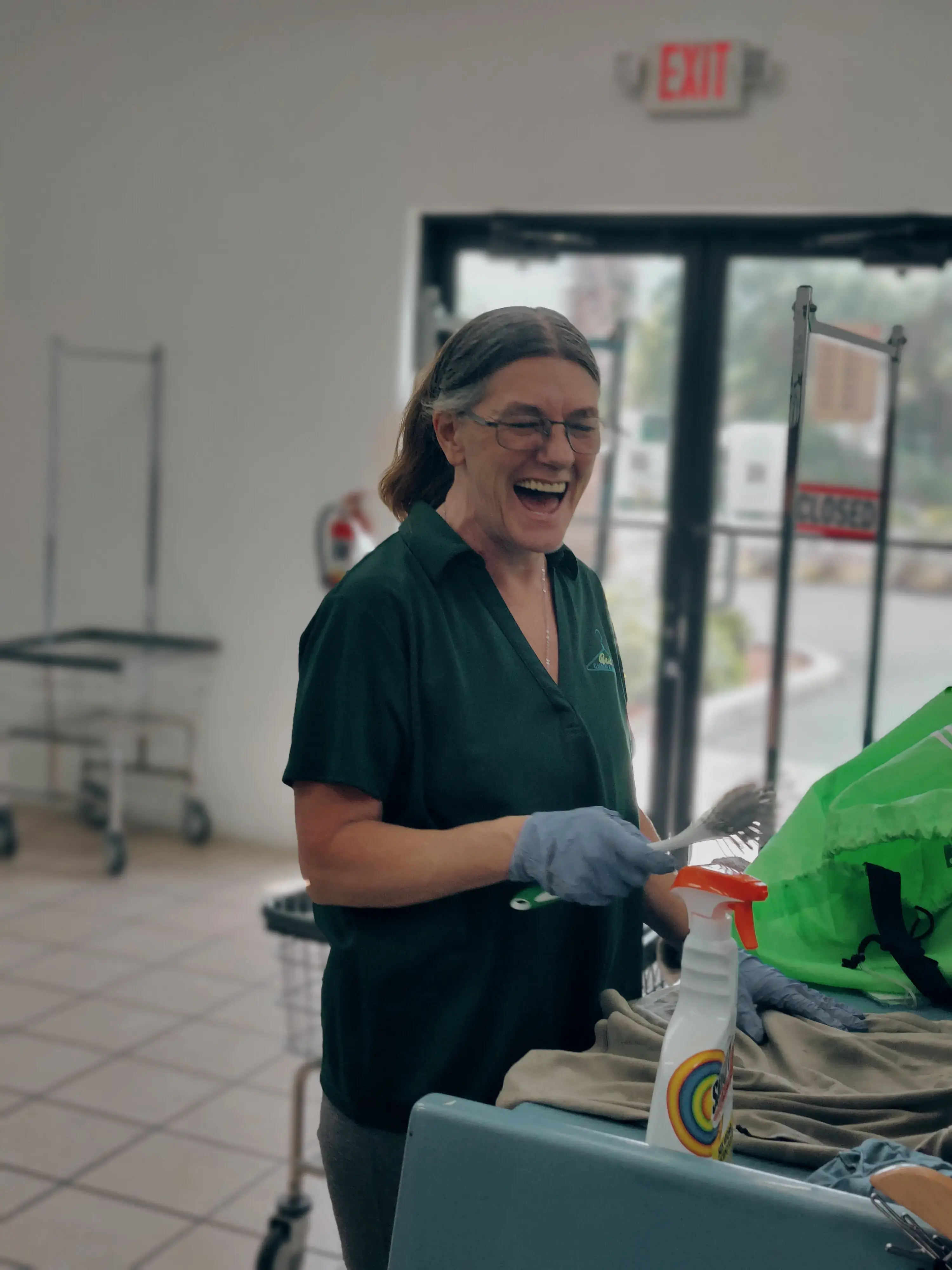 Best Cleaners and Laundry thumbnail 16