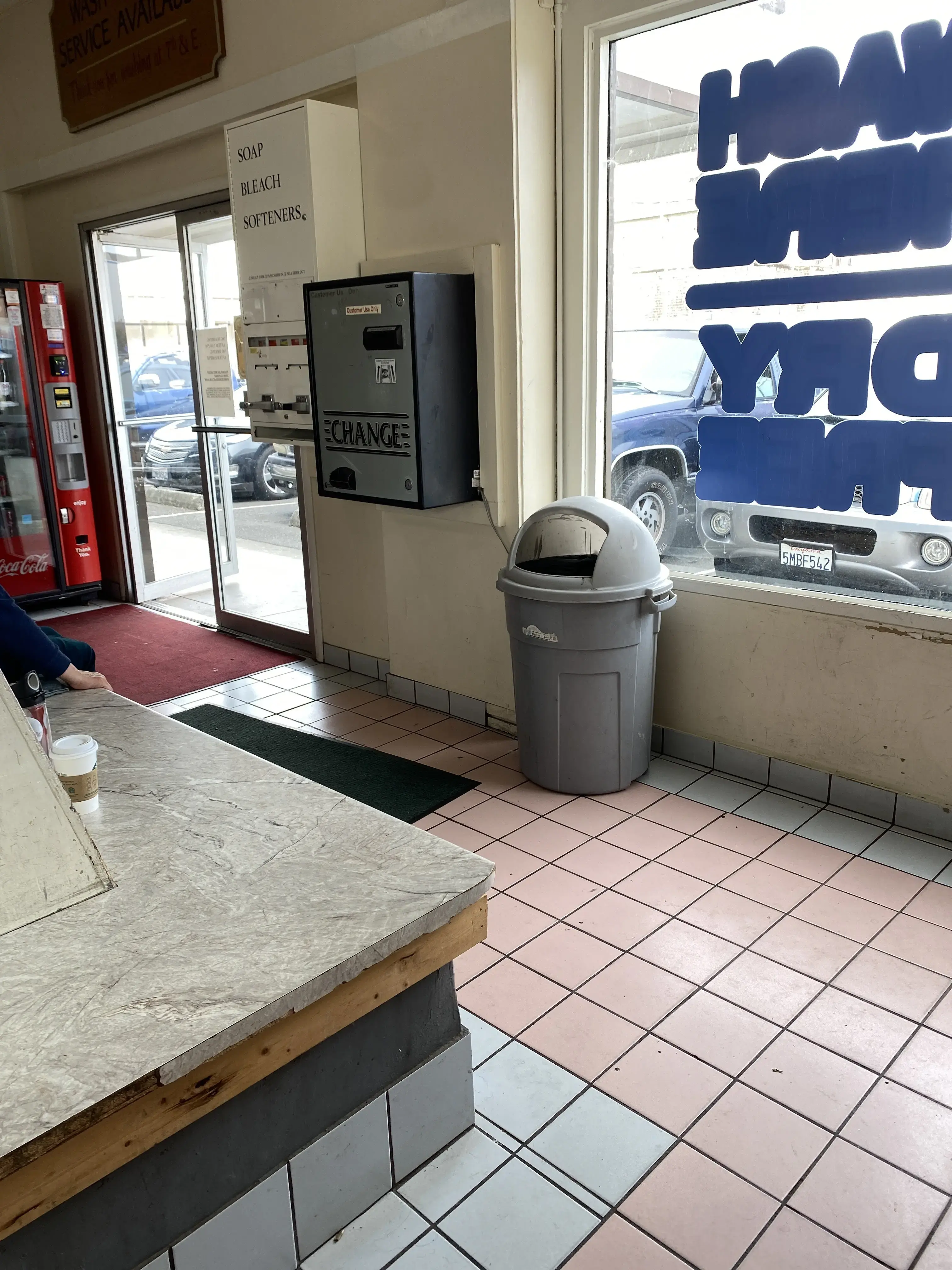 Best Eureka Laundromat thumbnail 3