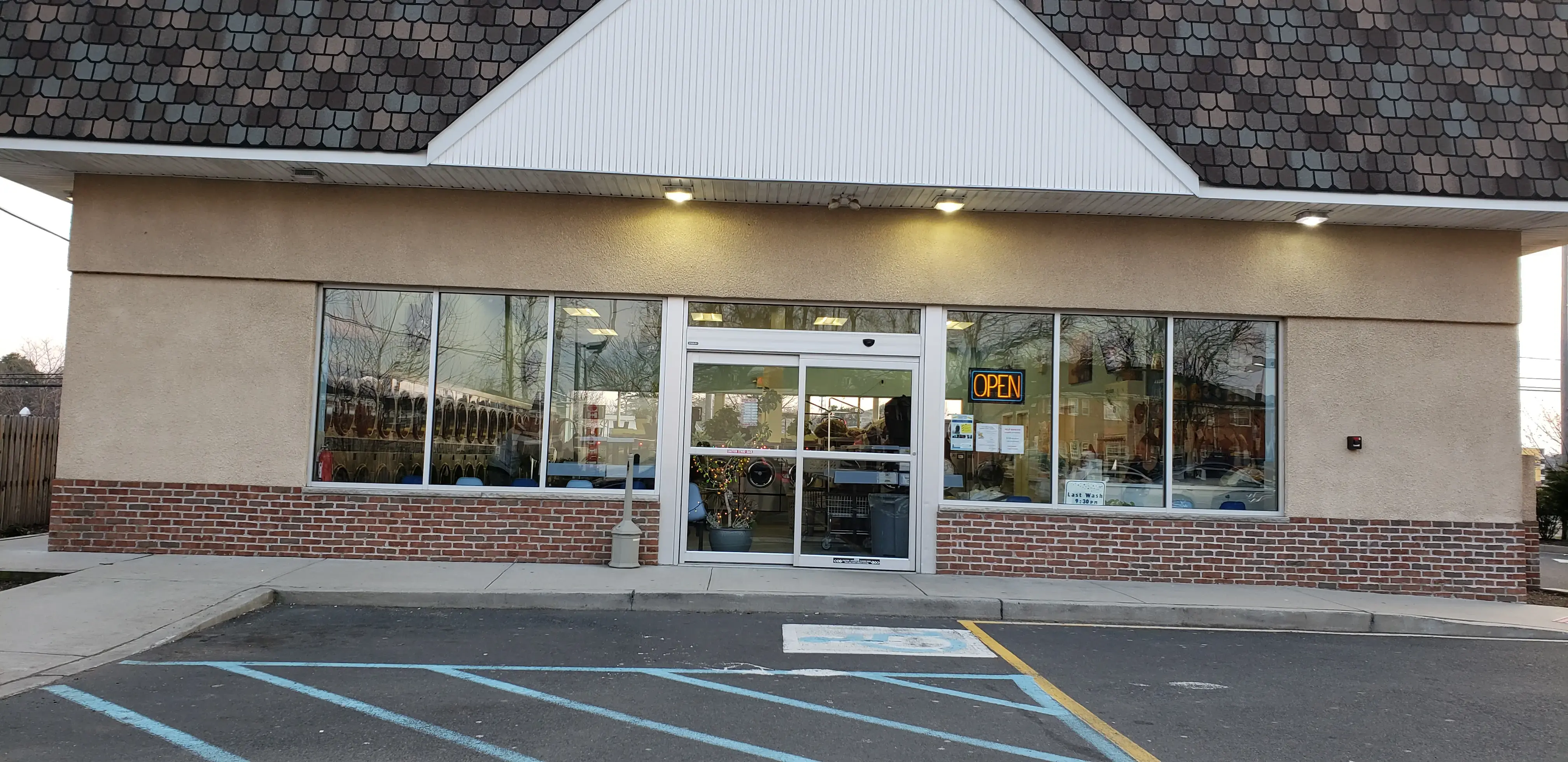 Best Laundromat - Image 7