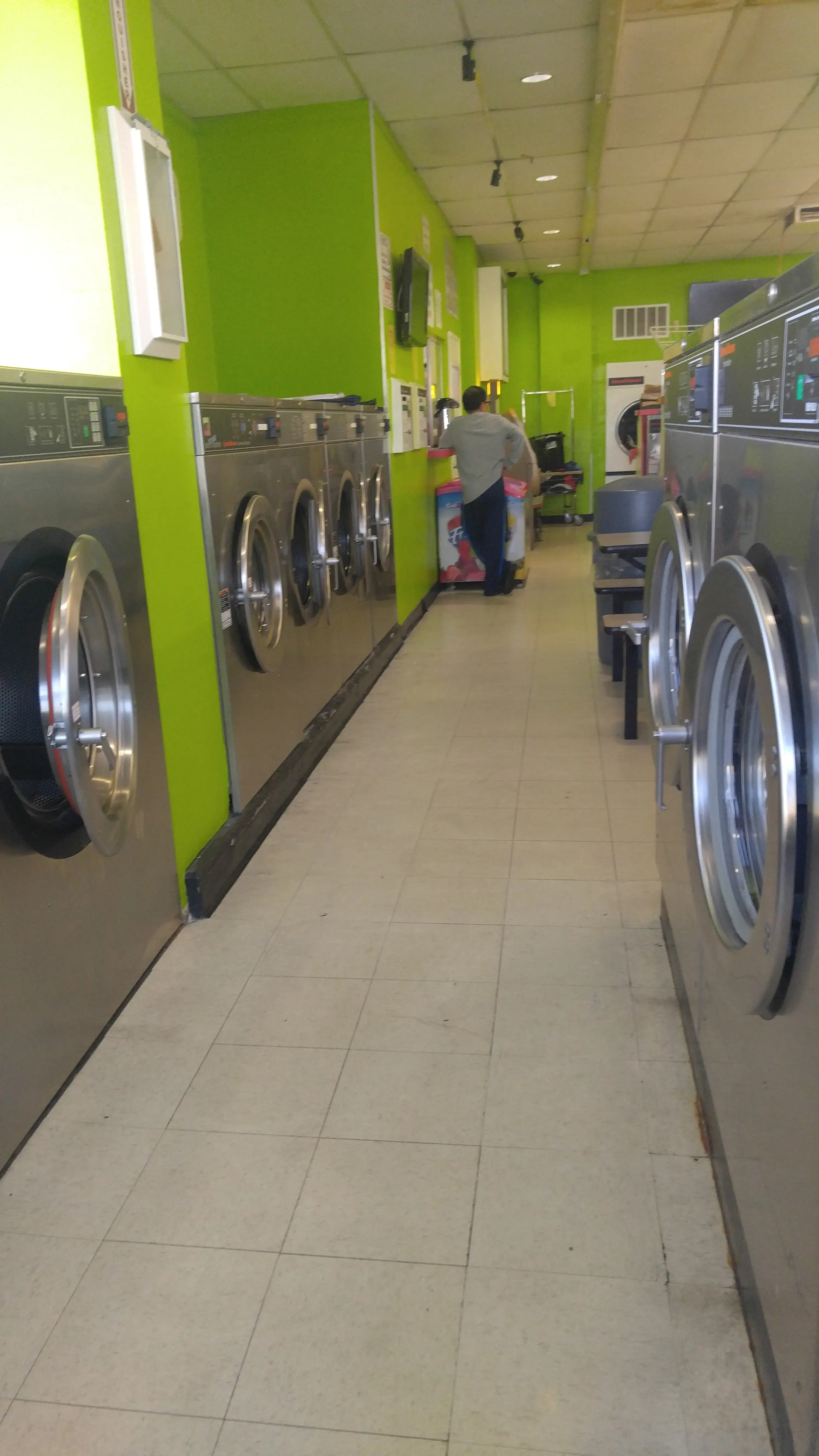 Best Laundromat - Image 12
