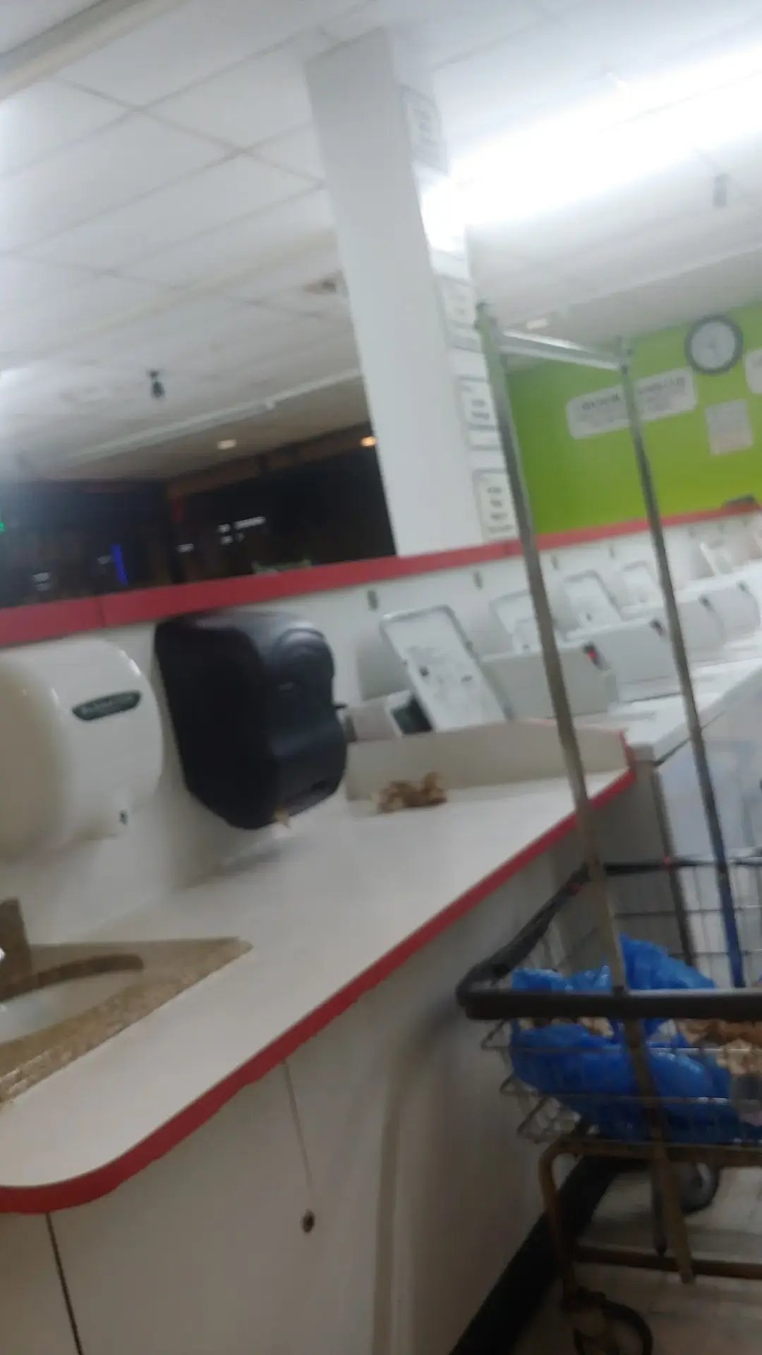 Best Laundromat - Image 9