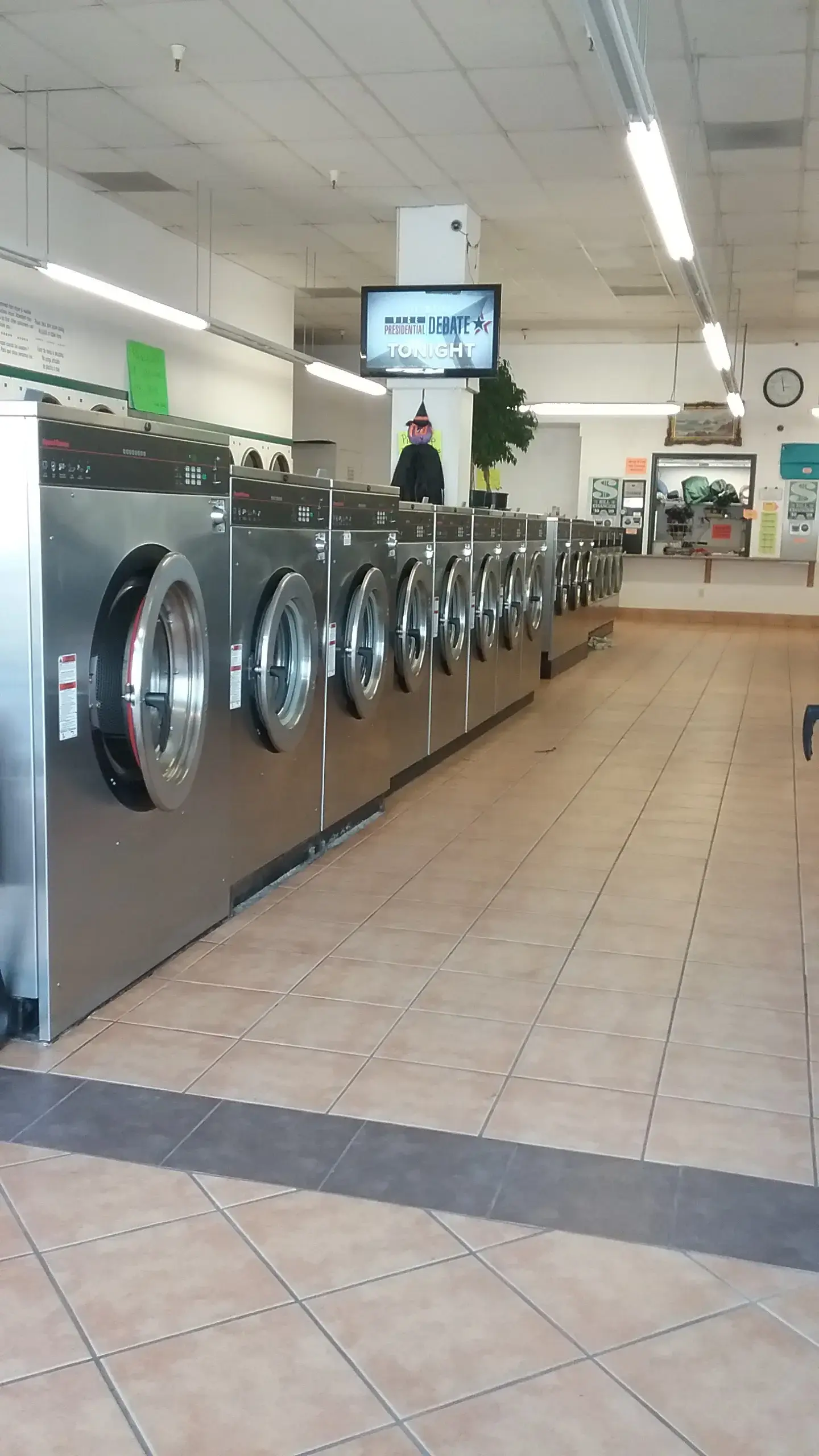 Best Laundromat - Image 4