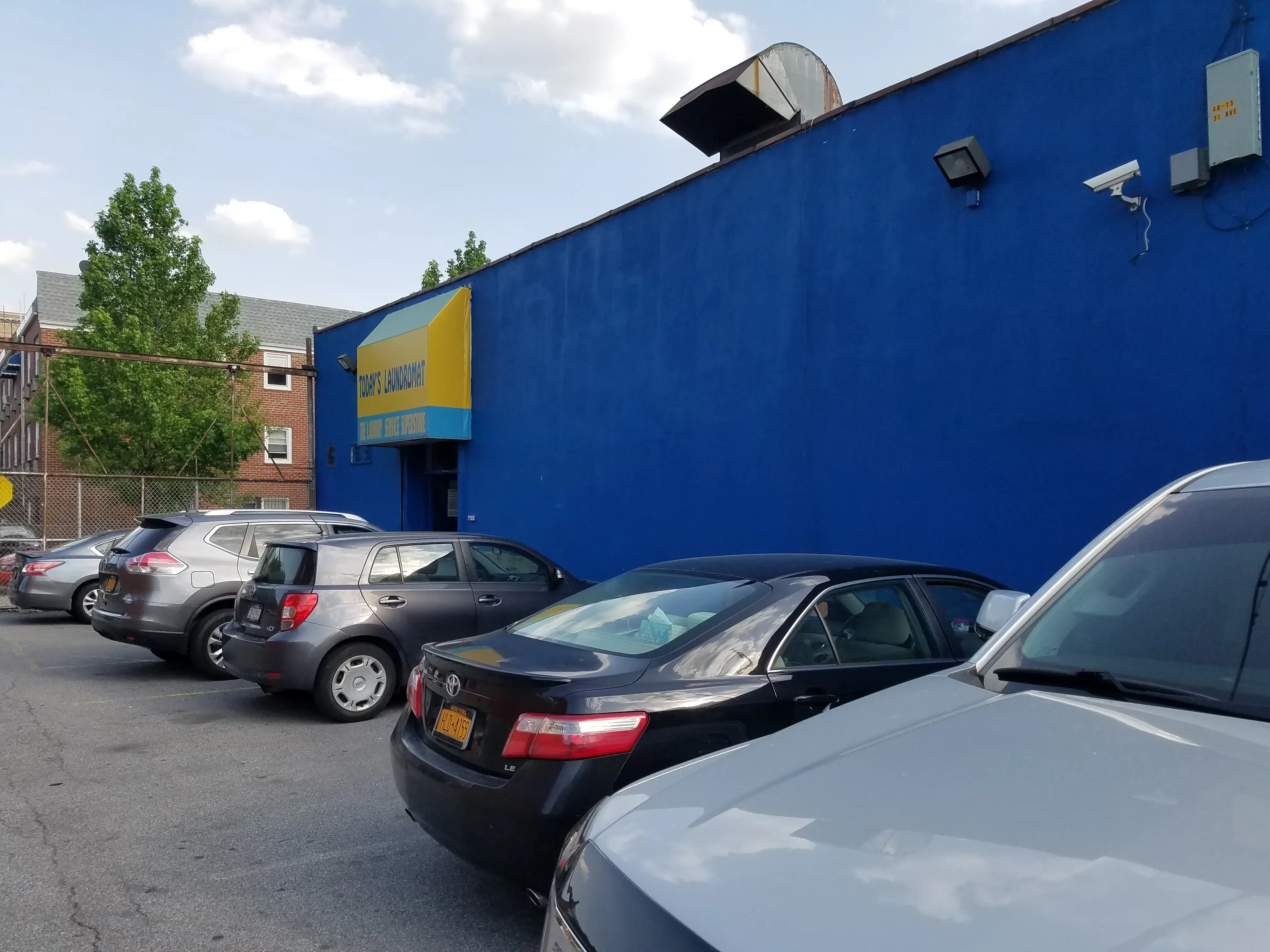 Best Today's Laundromat - Image 9