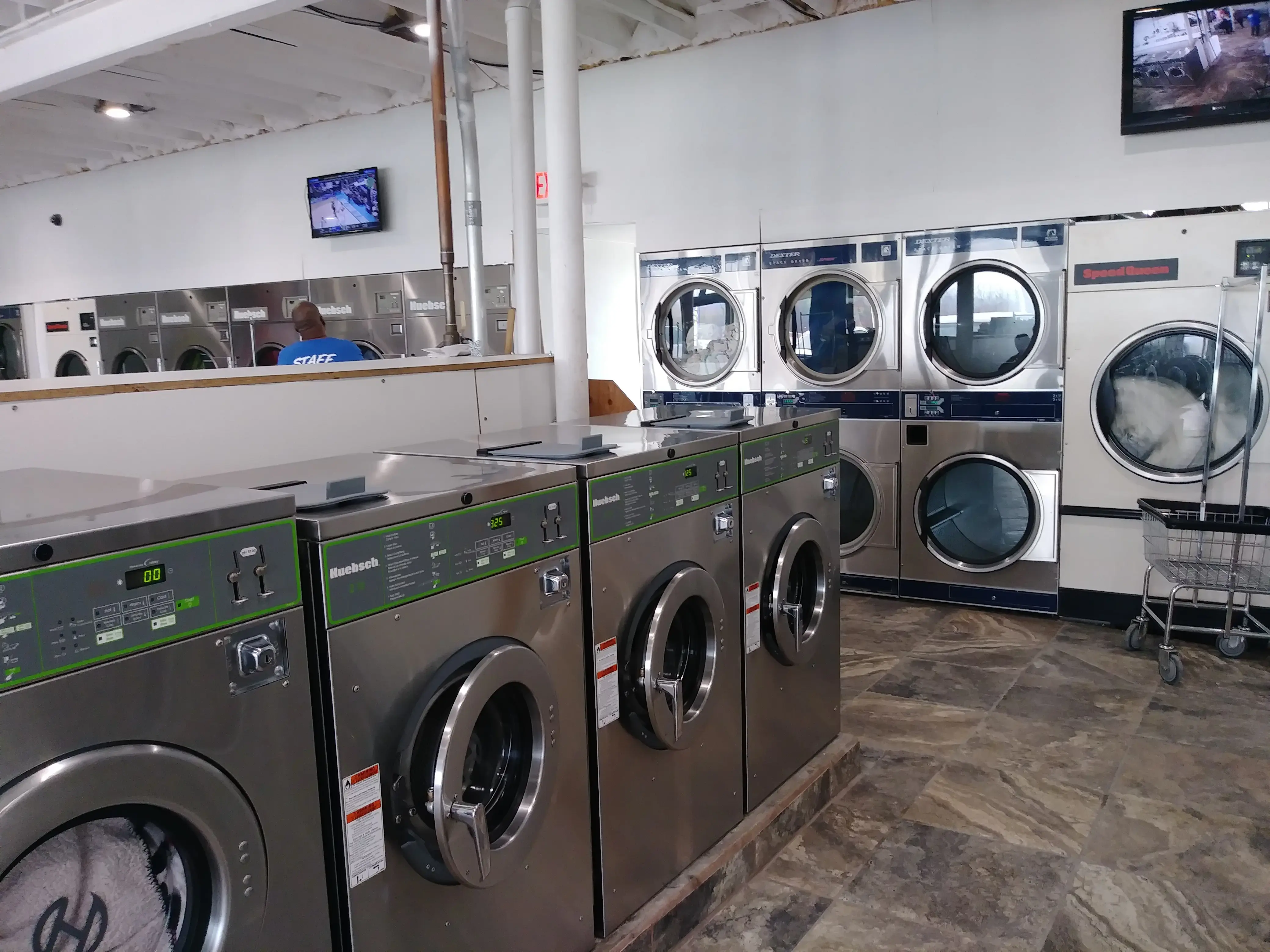 Best Wash Laundromat thumbnail 19