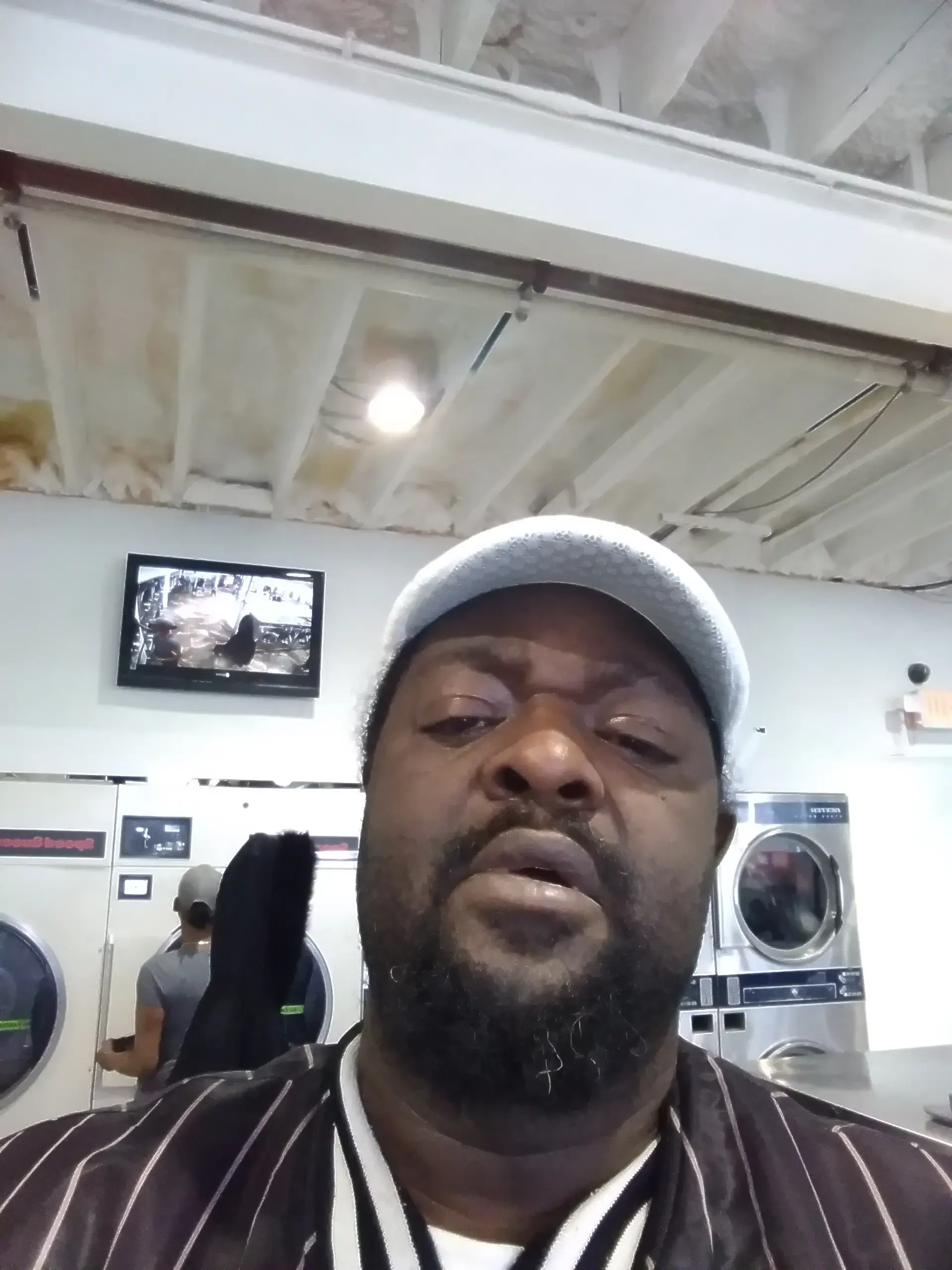 Best Wash Laundromat - Image 9