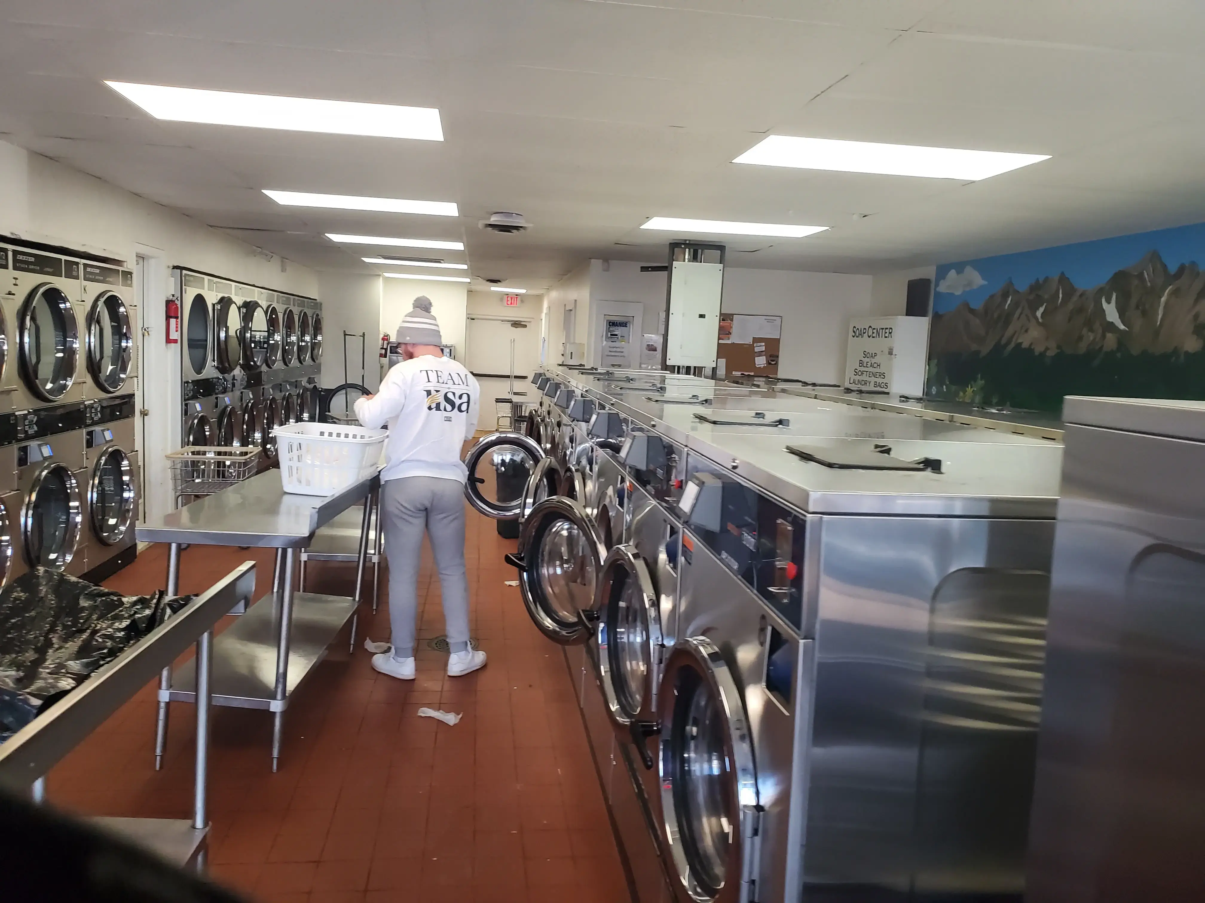 Best-Wash Laundromat - Image 8