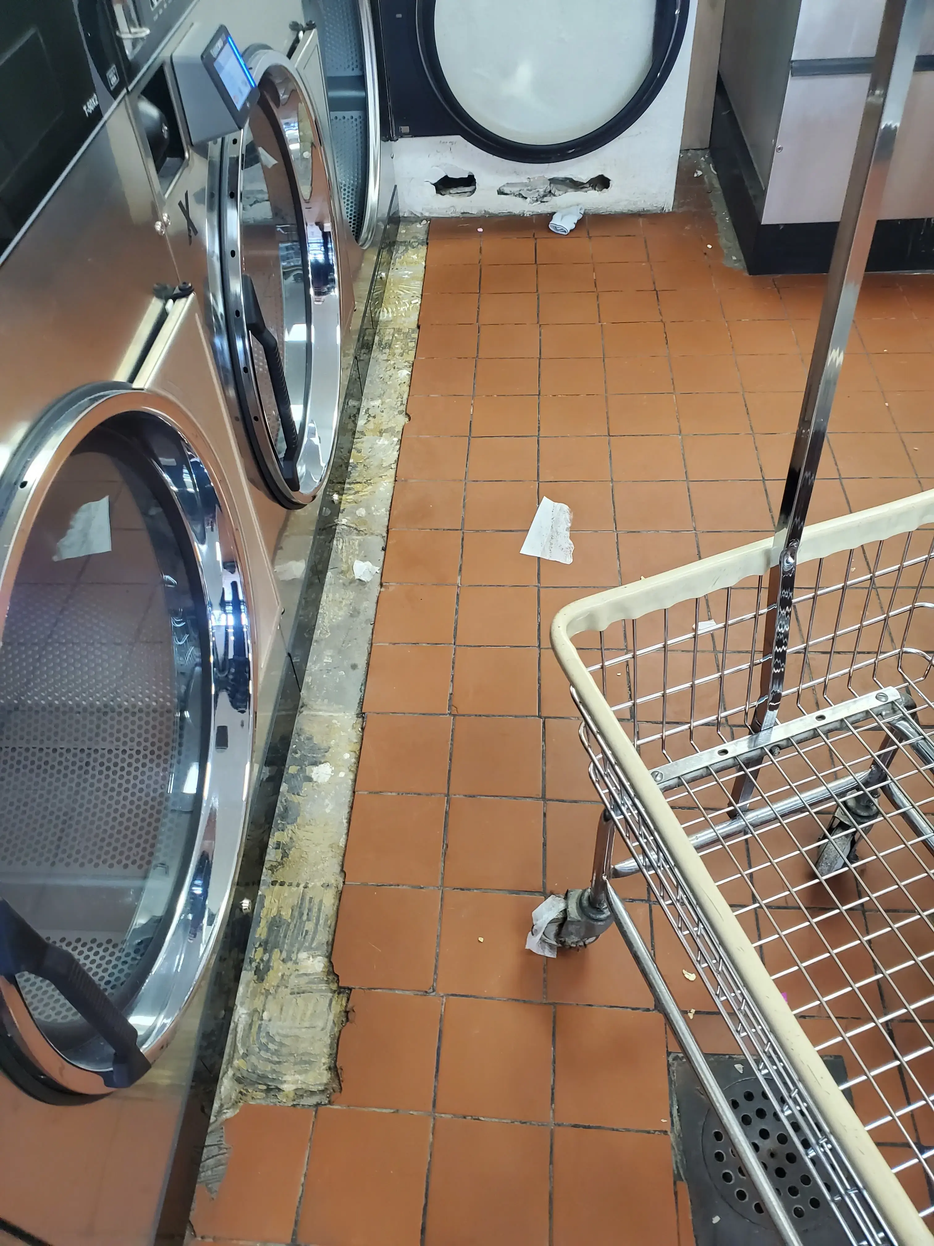 Best-Wash Laundromat thumbnail 20