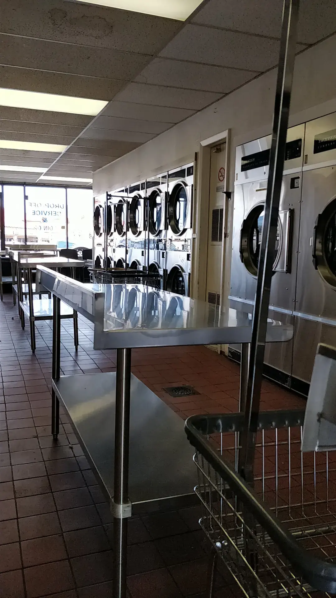 Best-Wash Laundromat - Image 10