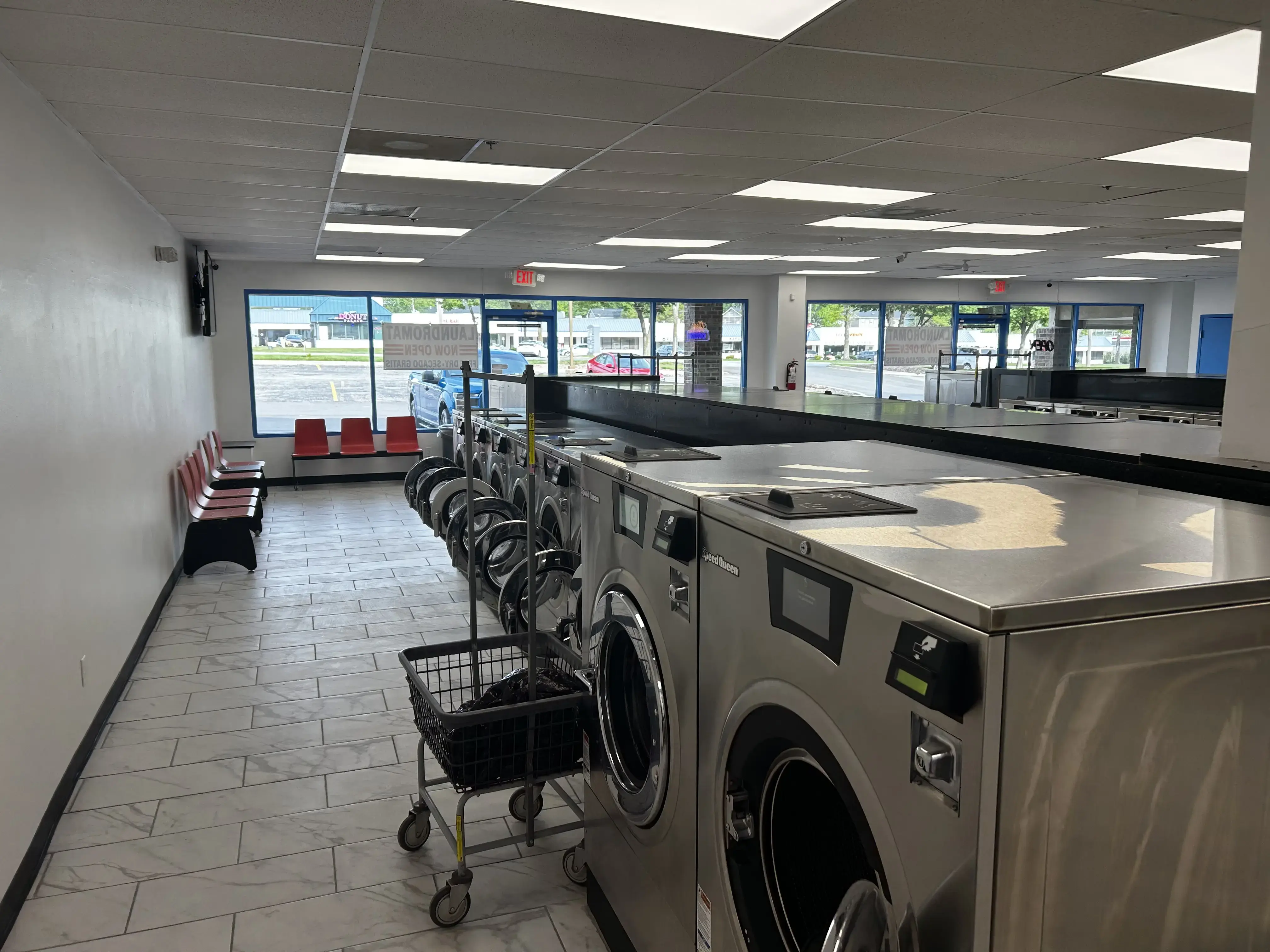 Best Wash Laundromats - Blue Springs thumbnail 3