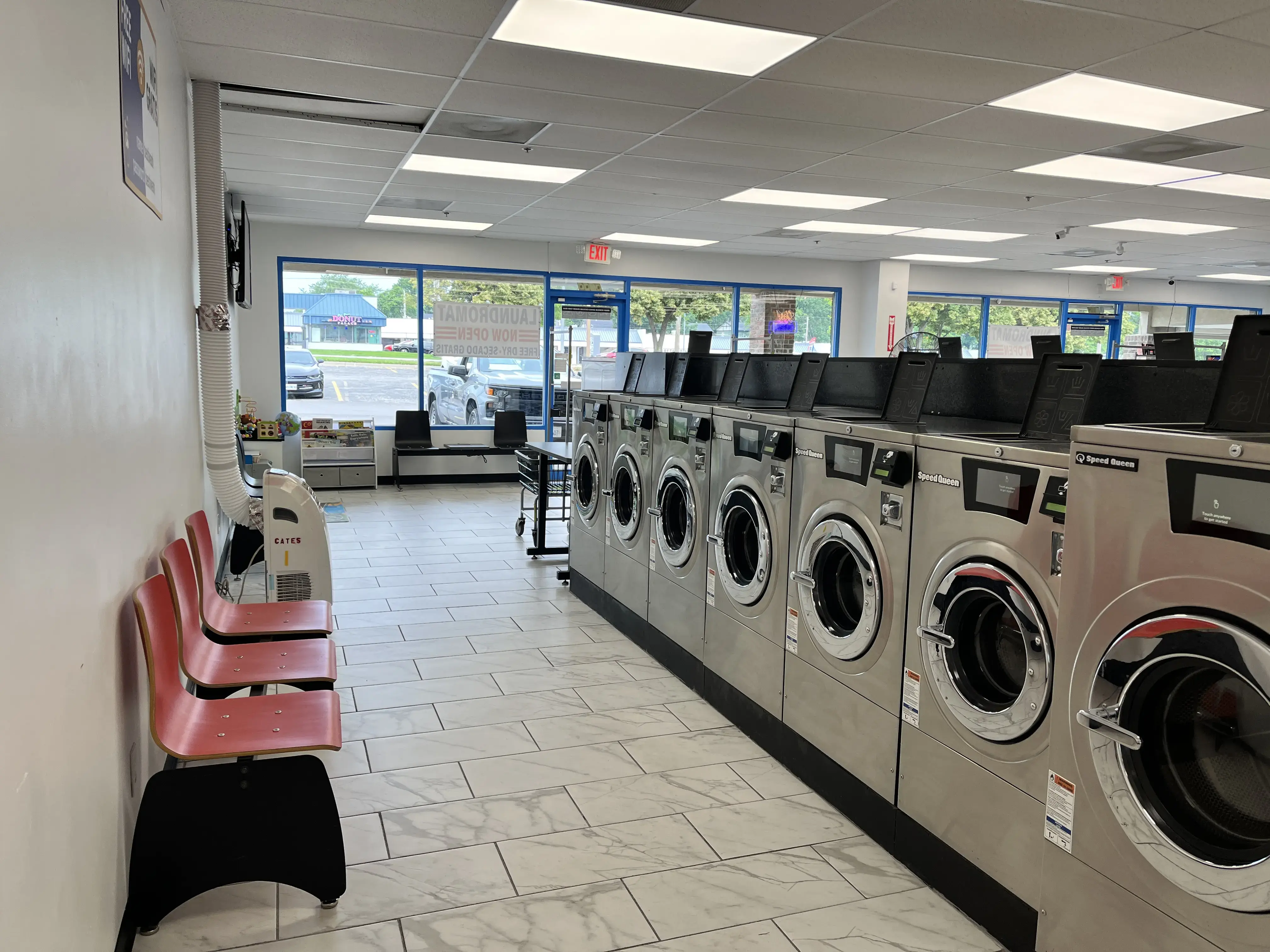 Best Wash Laundromats - Blue Springs thumbnail 2