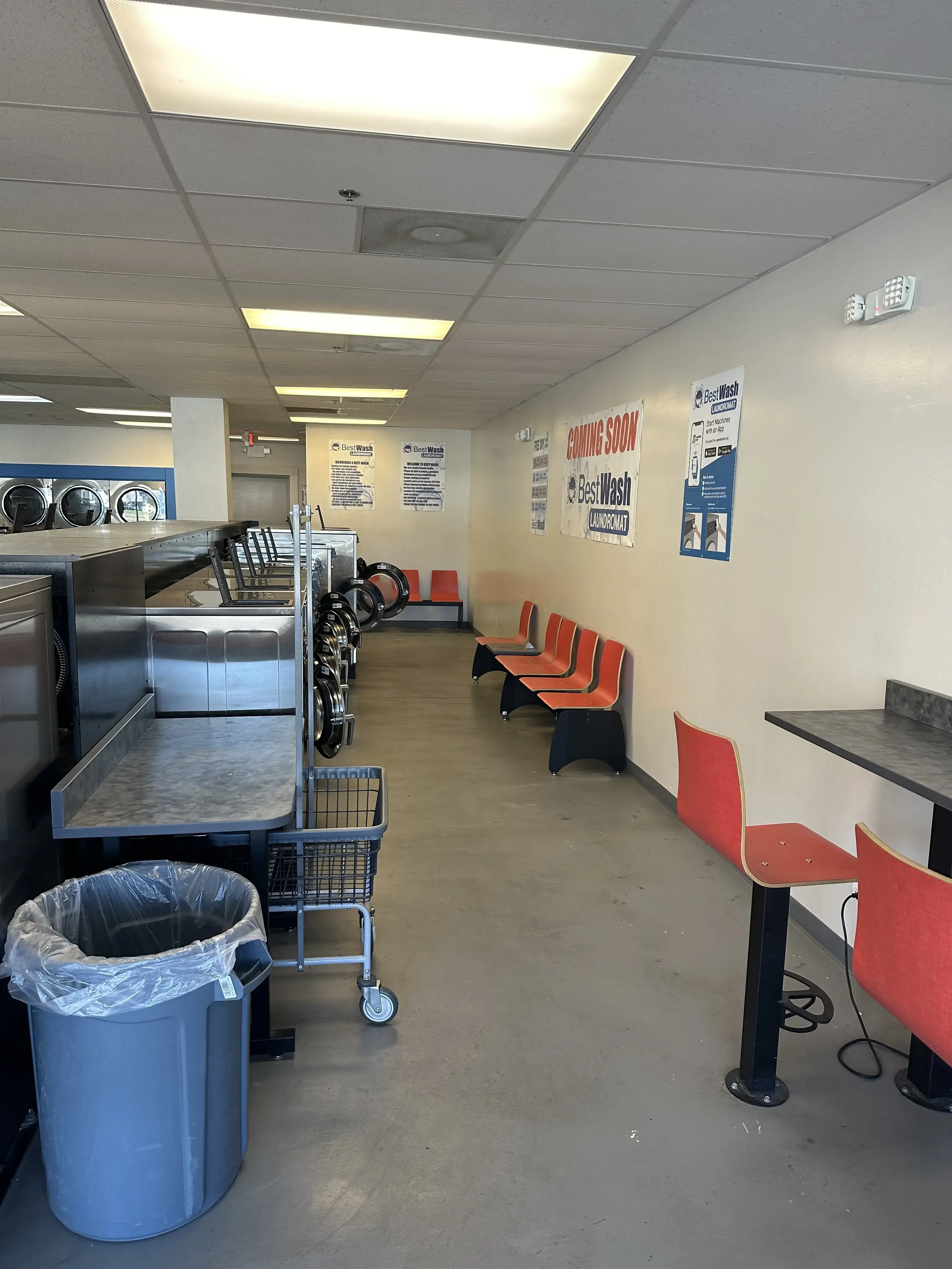 Best Wash Laundromats - Blue Springs thumbnail 9