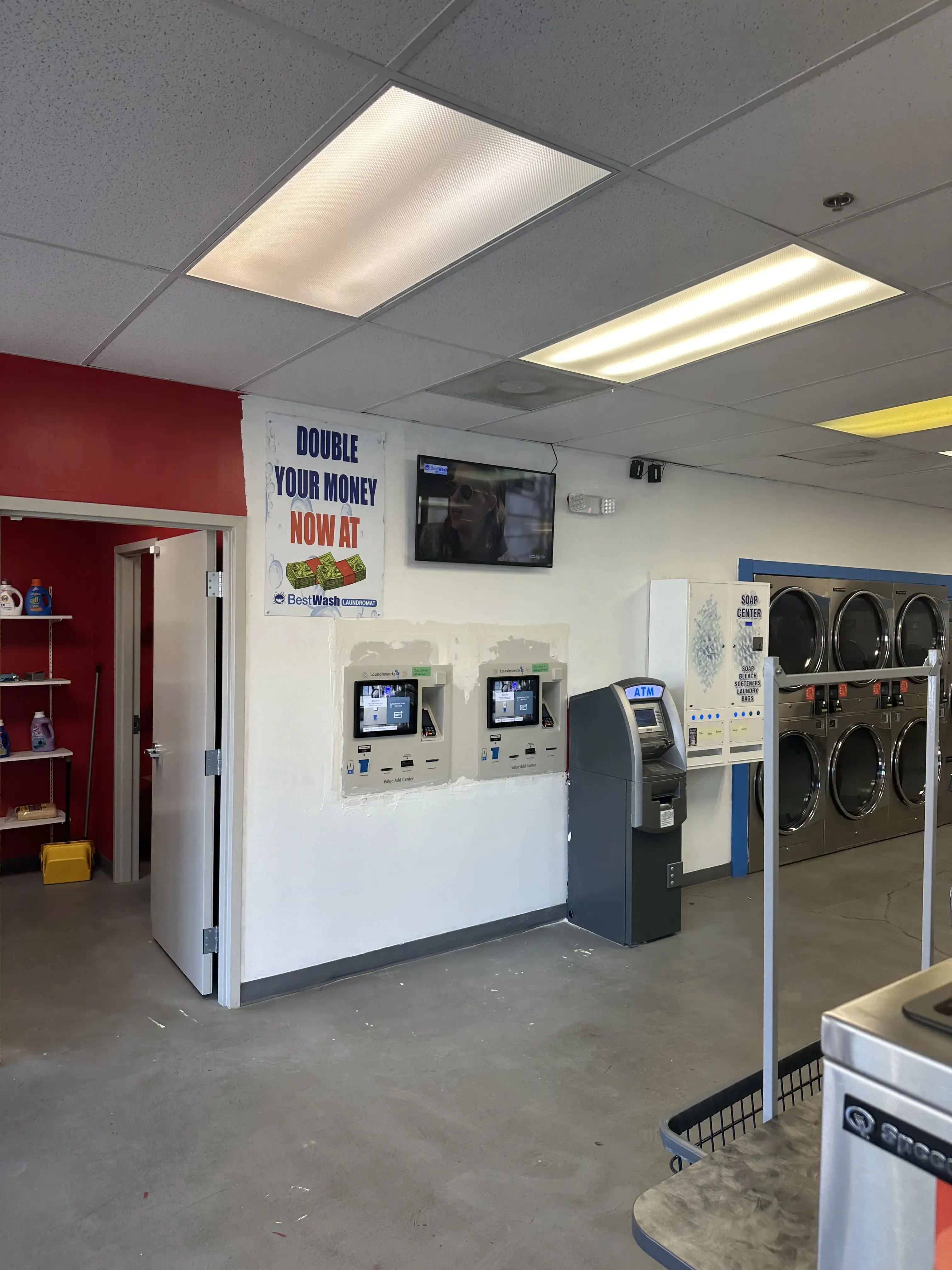 Best Wash Laundromats - Blue Springs - Image 12