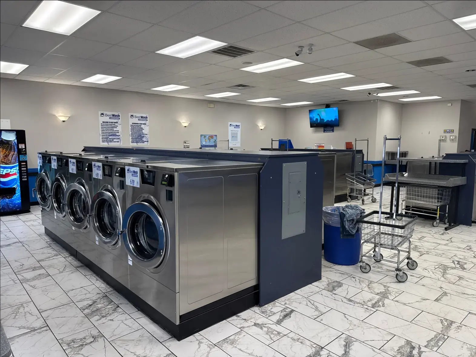 Best Wash Laundromats - Northbrook Dr location