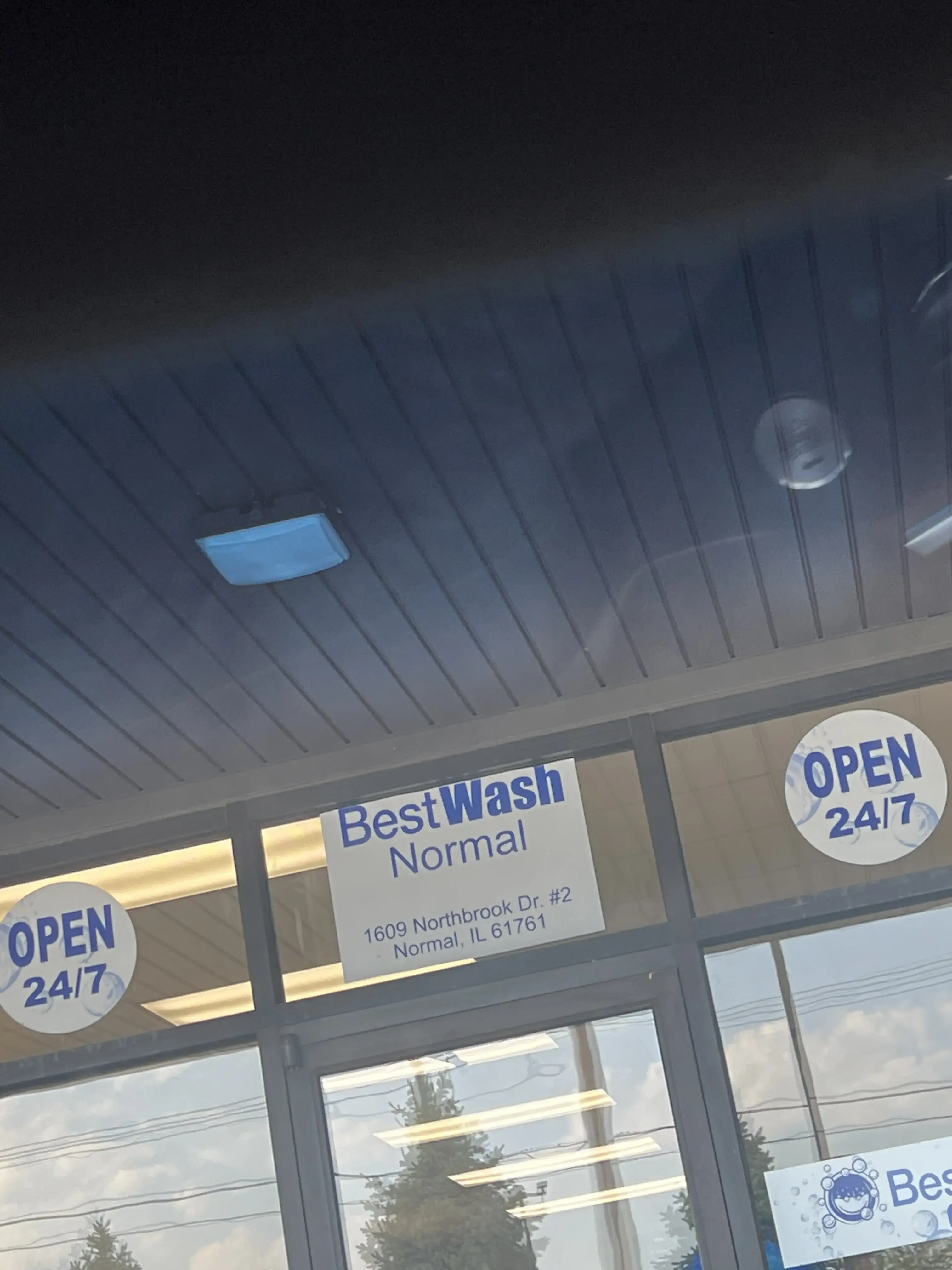 Best Wash Laundromats - Northbrook Dr - Image 13