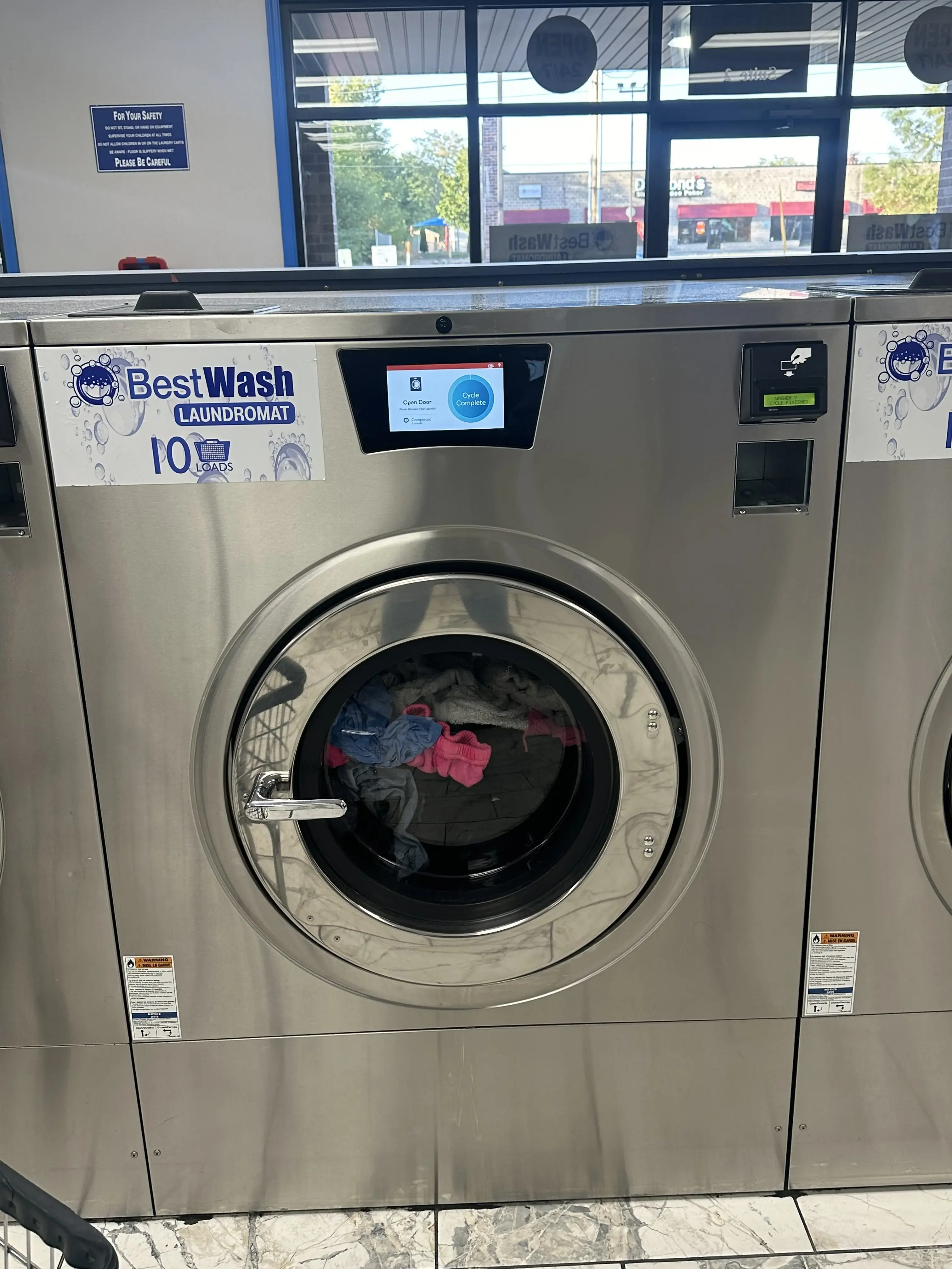 Best Wash Laundromats - Northbrook Dr - Image 15