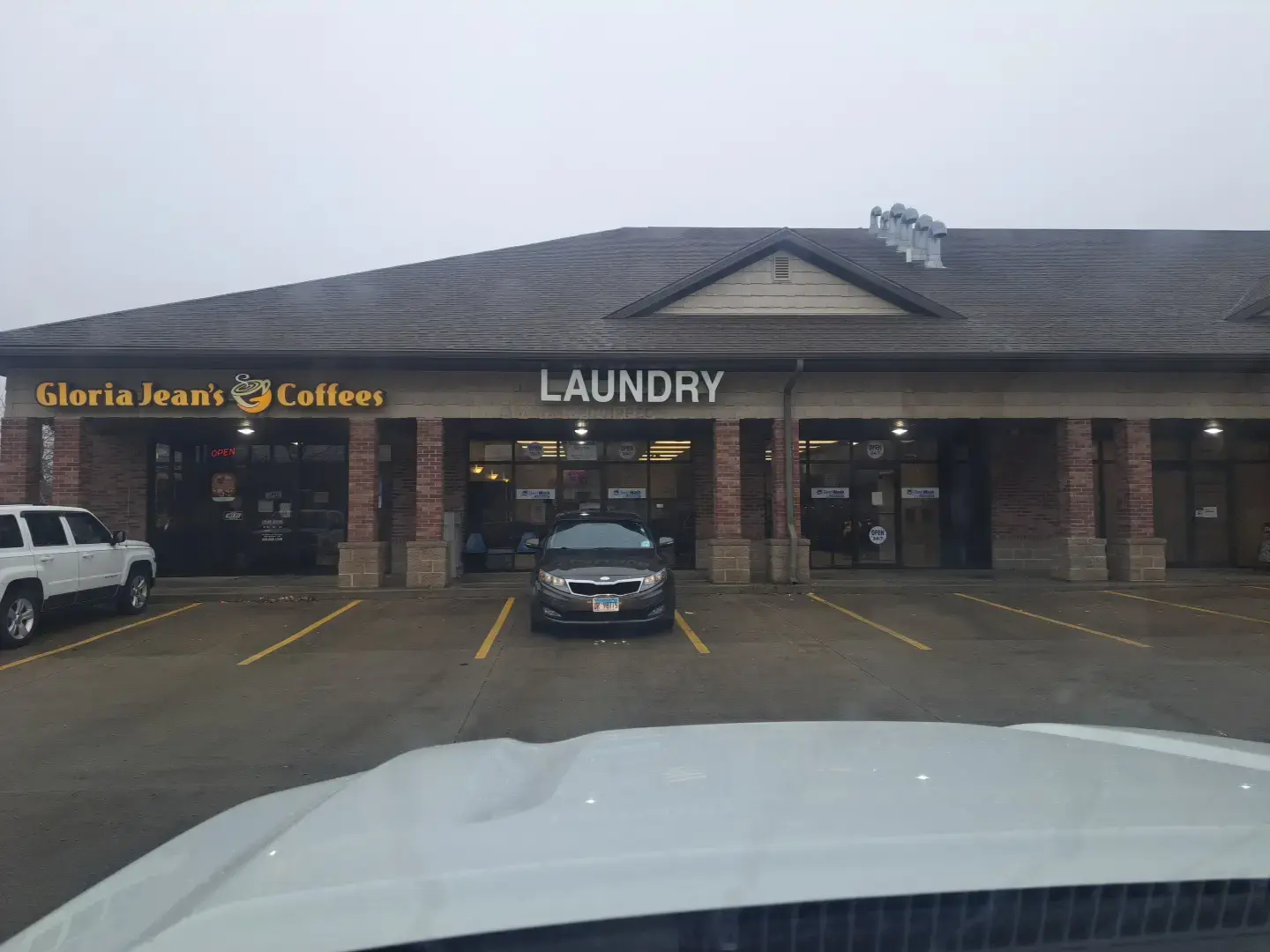 Best Wash Laundromats - Northbrook Dr - Image 10