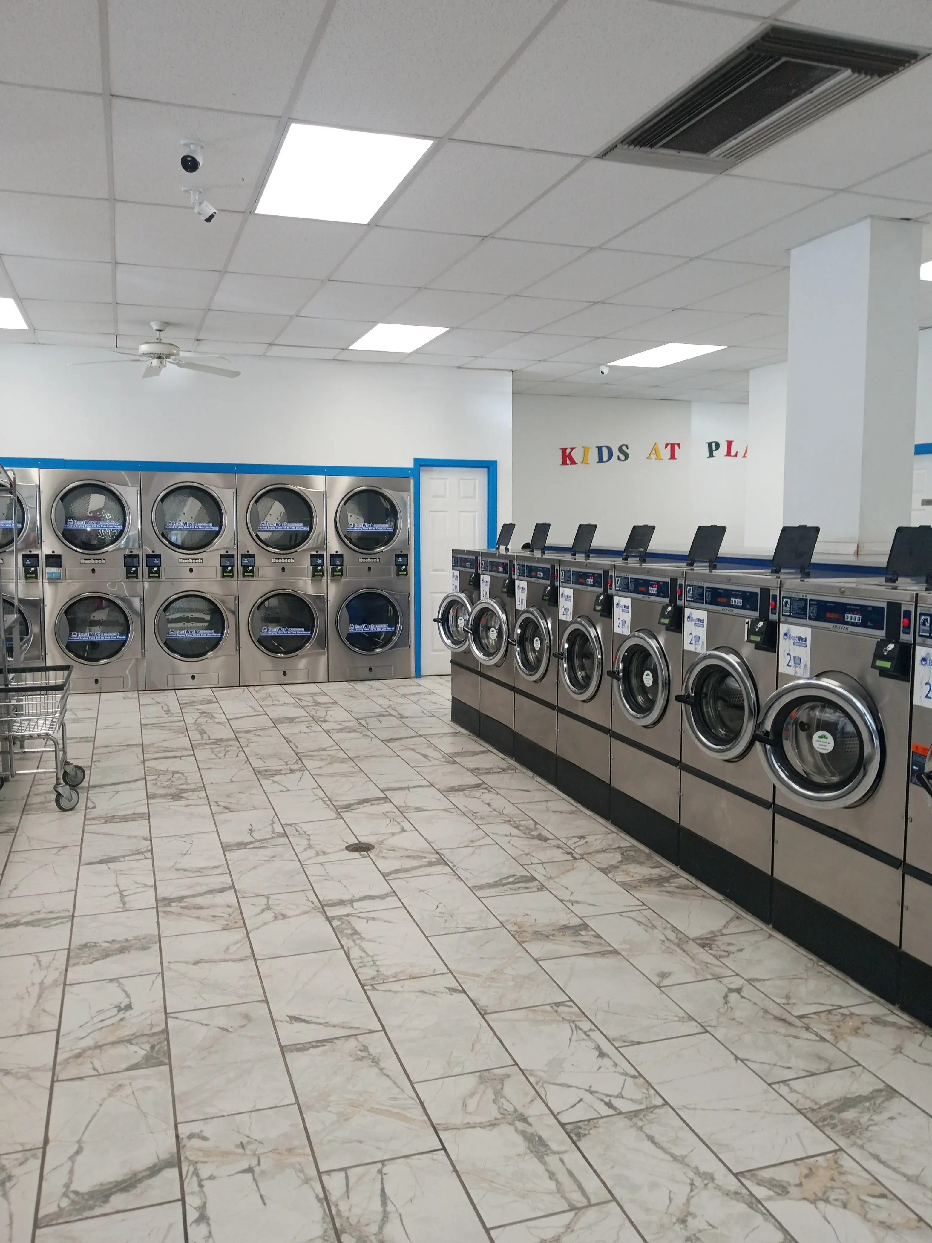 Best Wash Laundromats - Ritz Center - Image 7