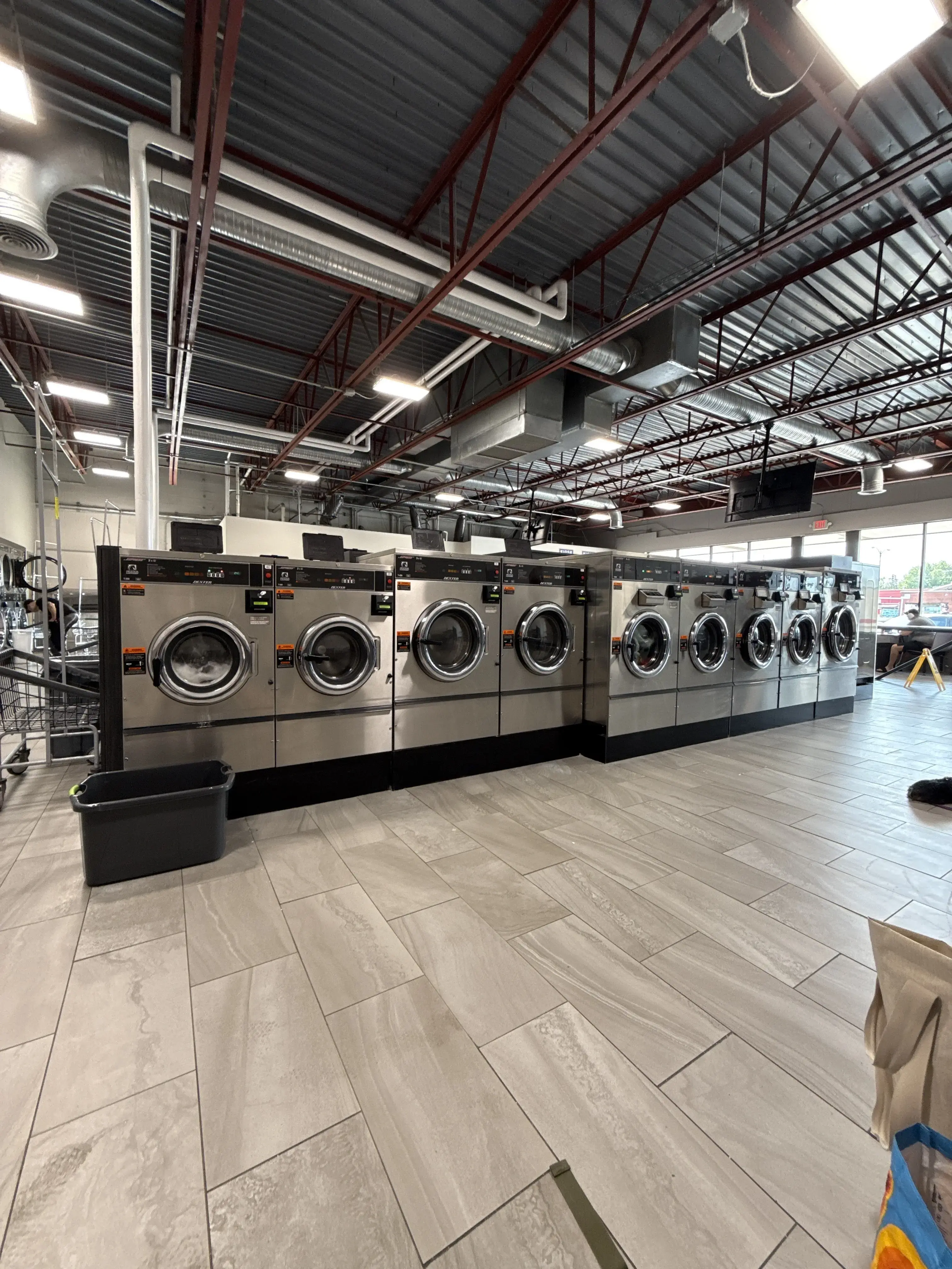 Best Wash Laundromats - State Ave. thumbnail 15
