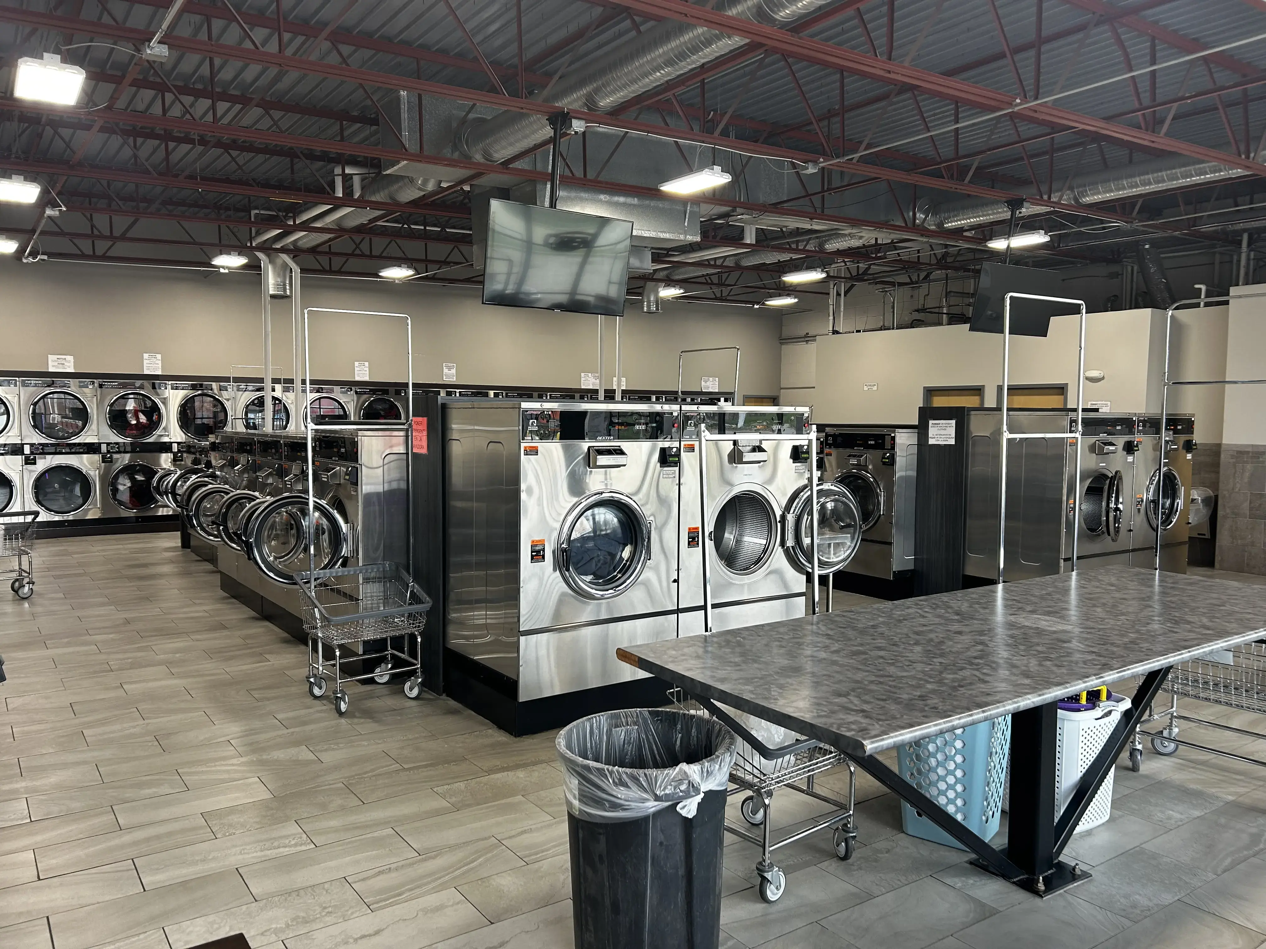 Best Wash Laundromats - State Ave. thumbnail 17