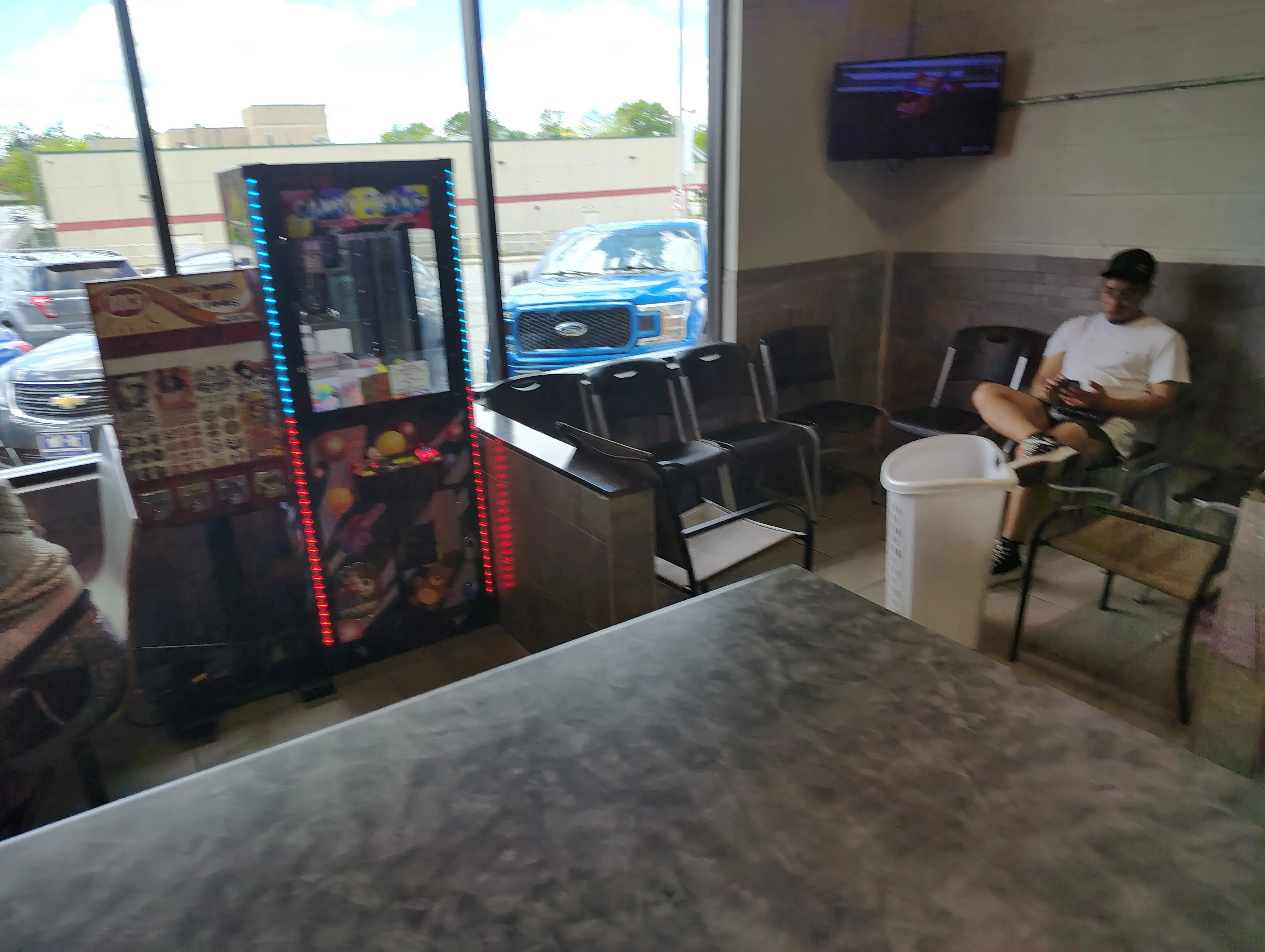 Best Wash Laundromats - State Ave. thumbnail 5