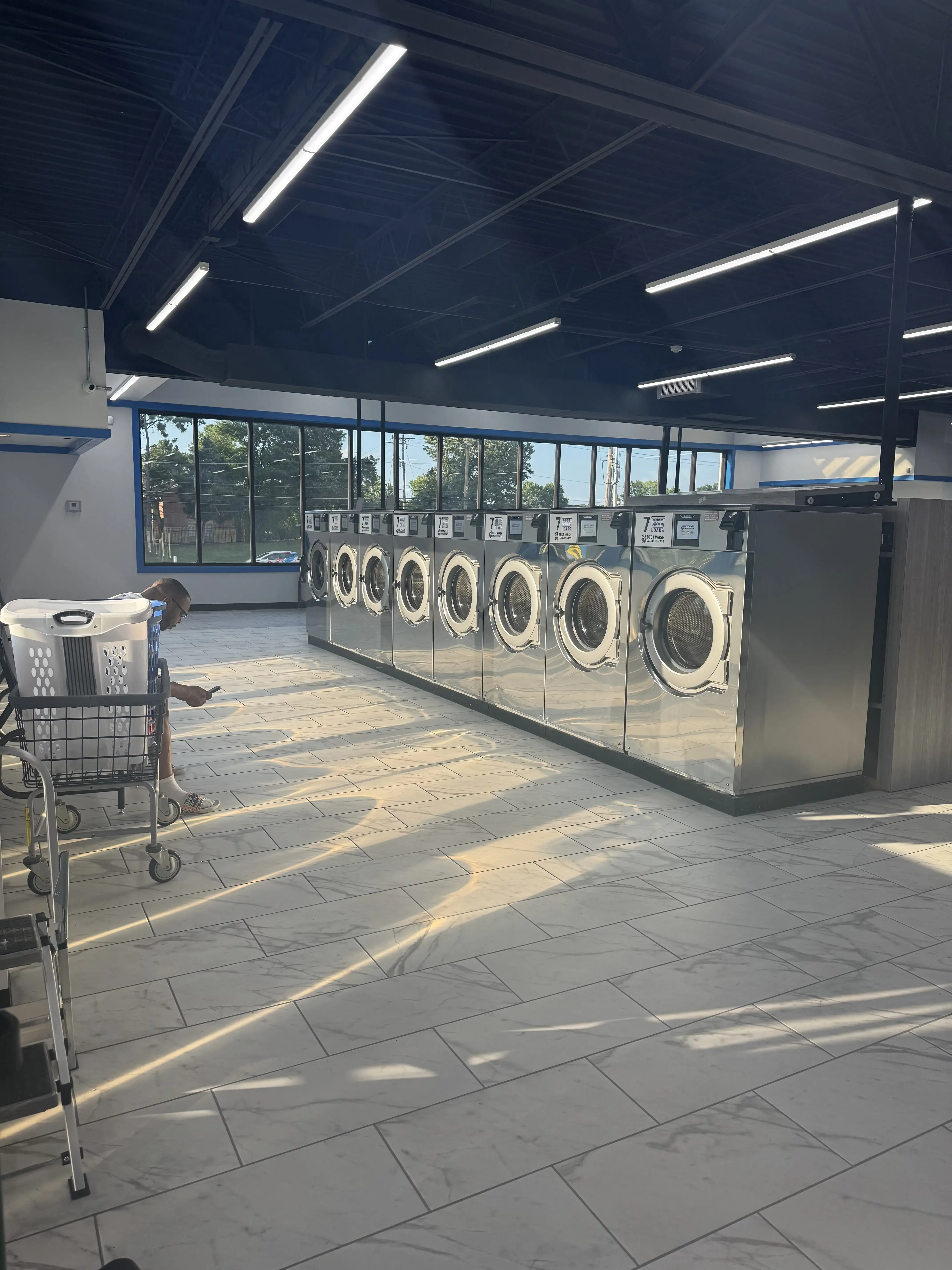 Best Wash Laundromats - Winchester thumbnail 7