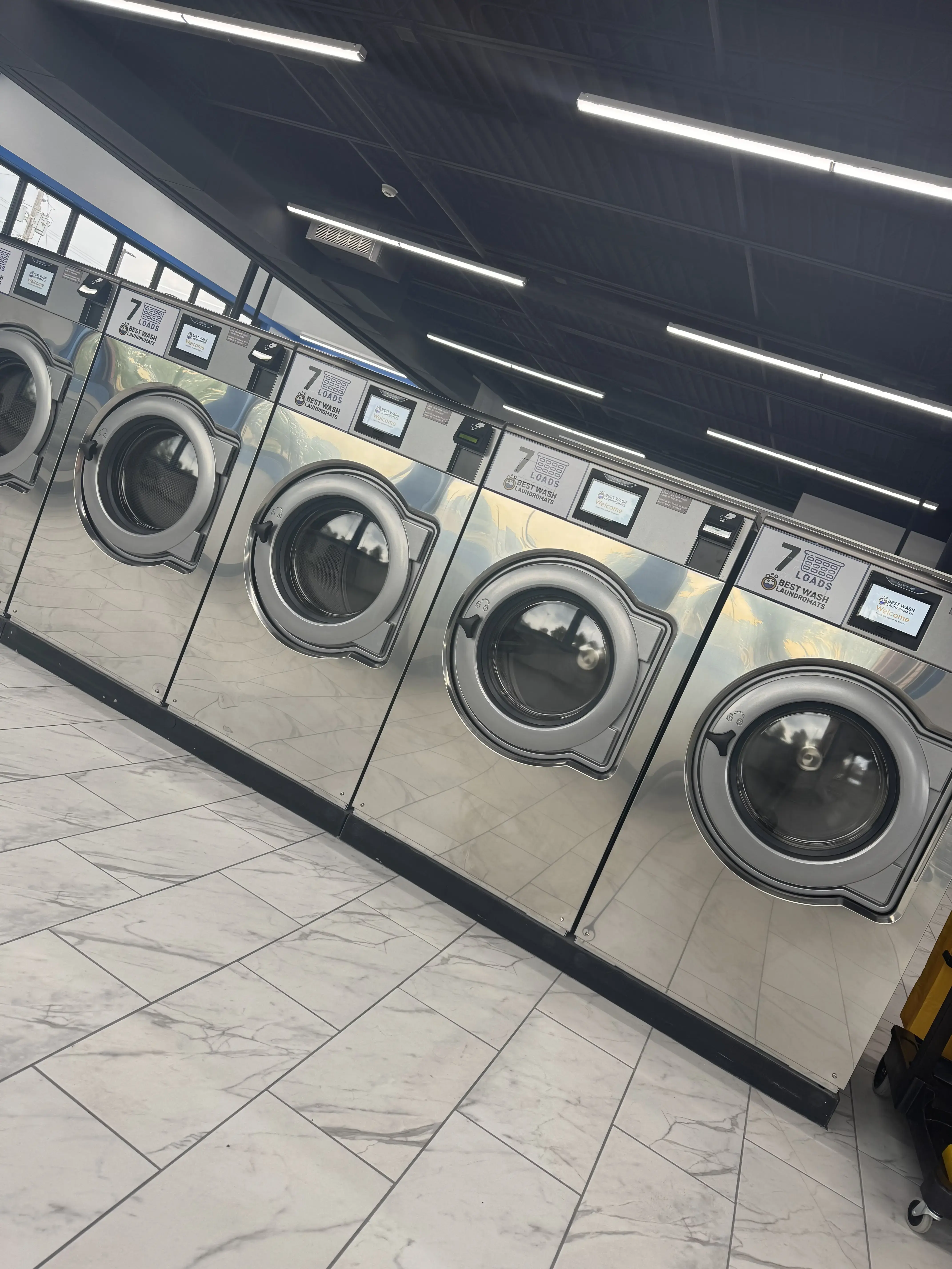 Best Wash Laundromats - Winchester thumbnail 9