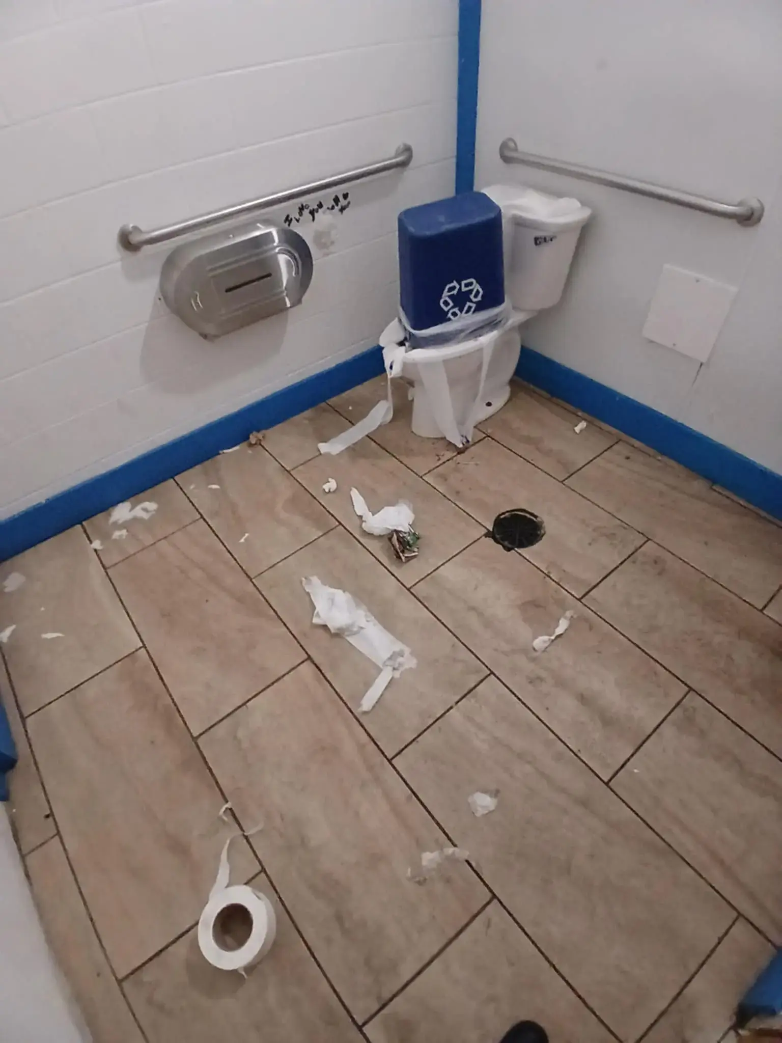 Best Wash Laundromats – Dunn Road thumbnail 6