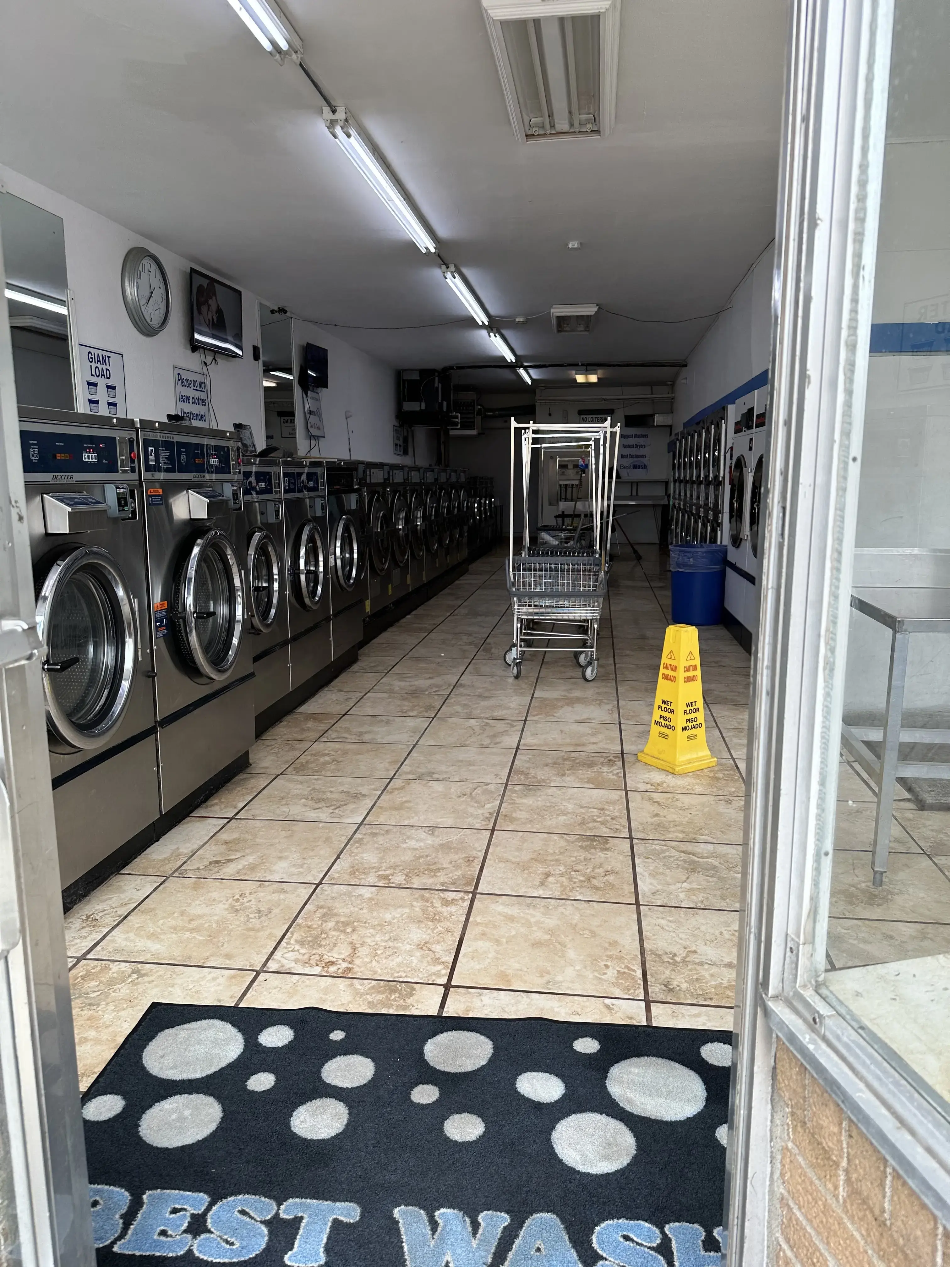 Best Wash Laundromats – East Broadway - Image 1