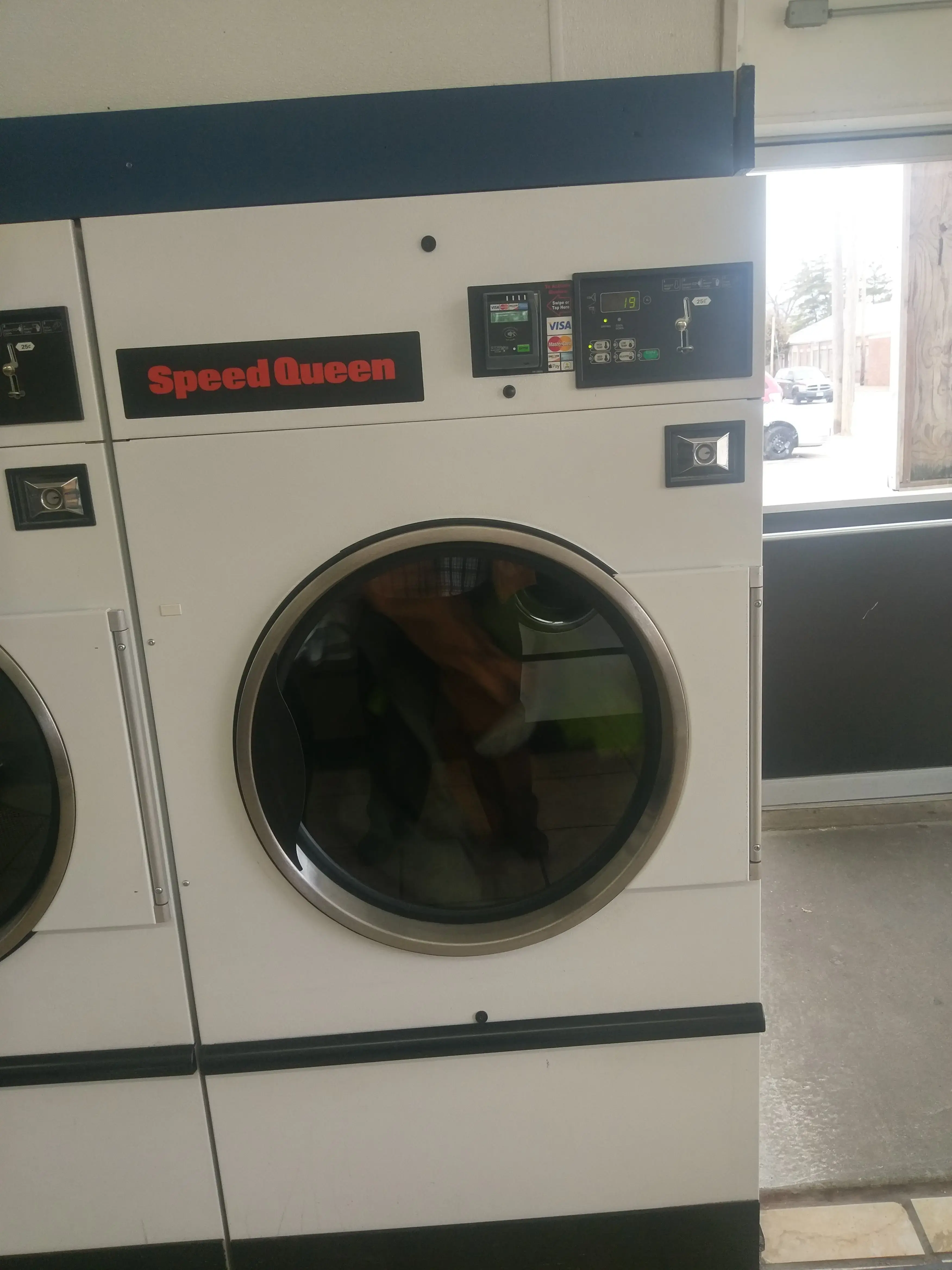 Best Wash Laundromats – East Broadway thumbnail 12