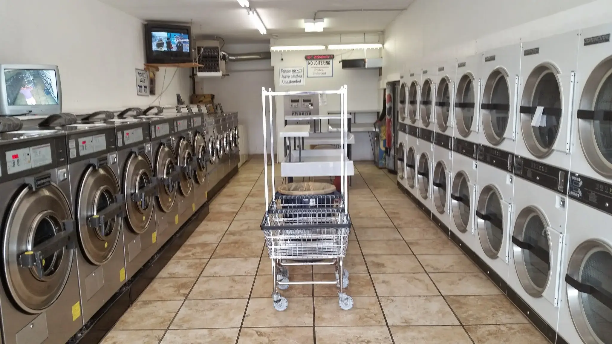 Best Wash Laundromats – East Broadway - Image 15
