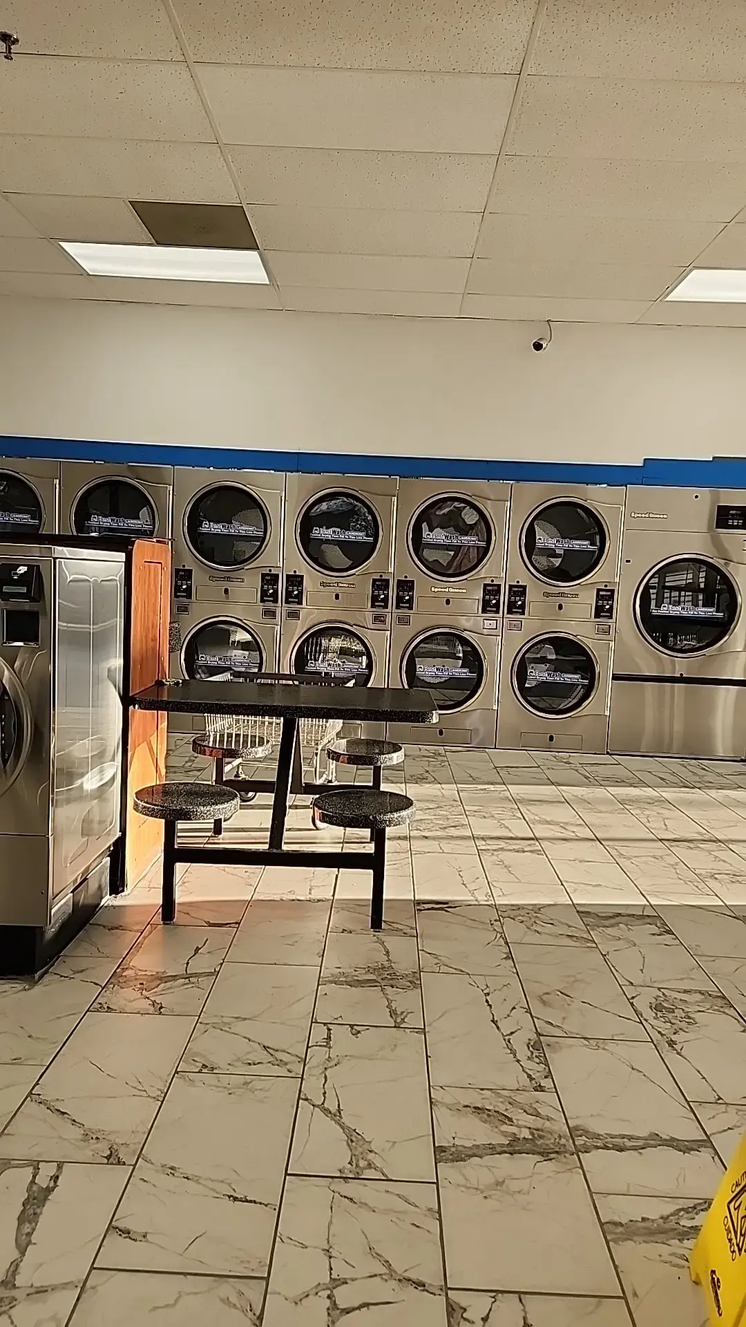 Best Wash Laundromats – East Sangamon Ave thumbnail 12