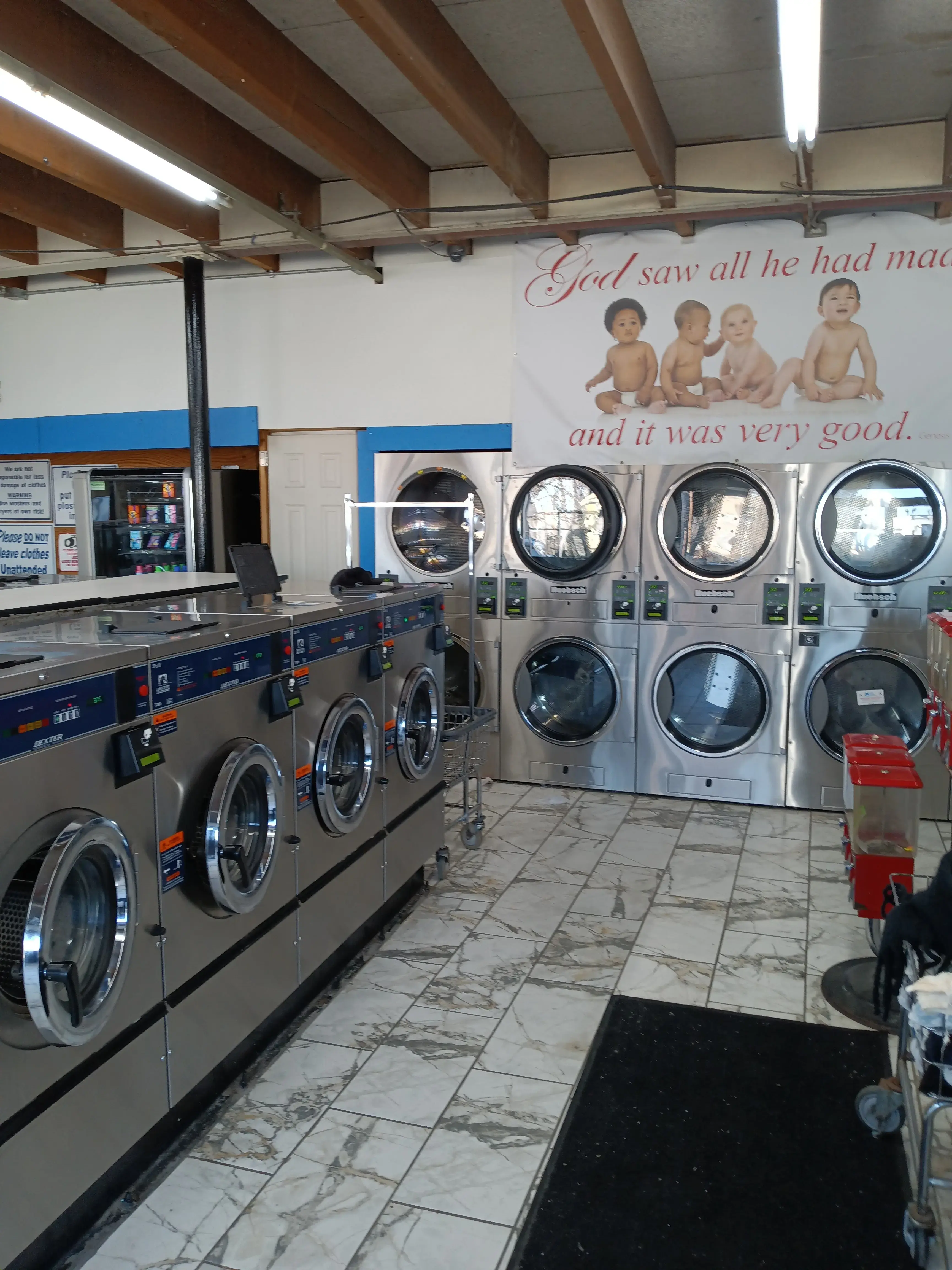 Best Wash Laundromats – North Broadway - Image 14