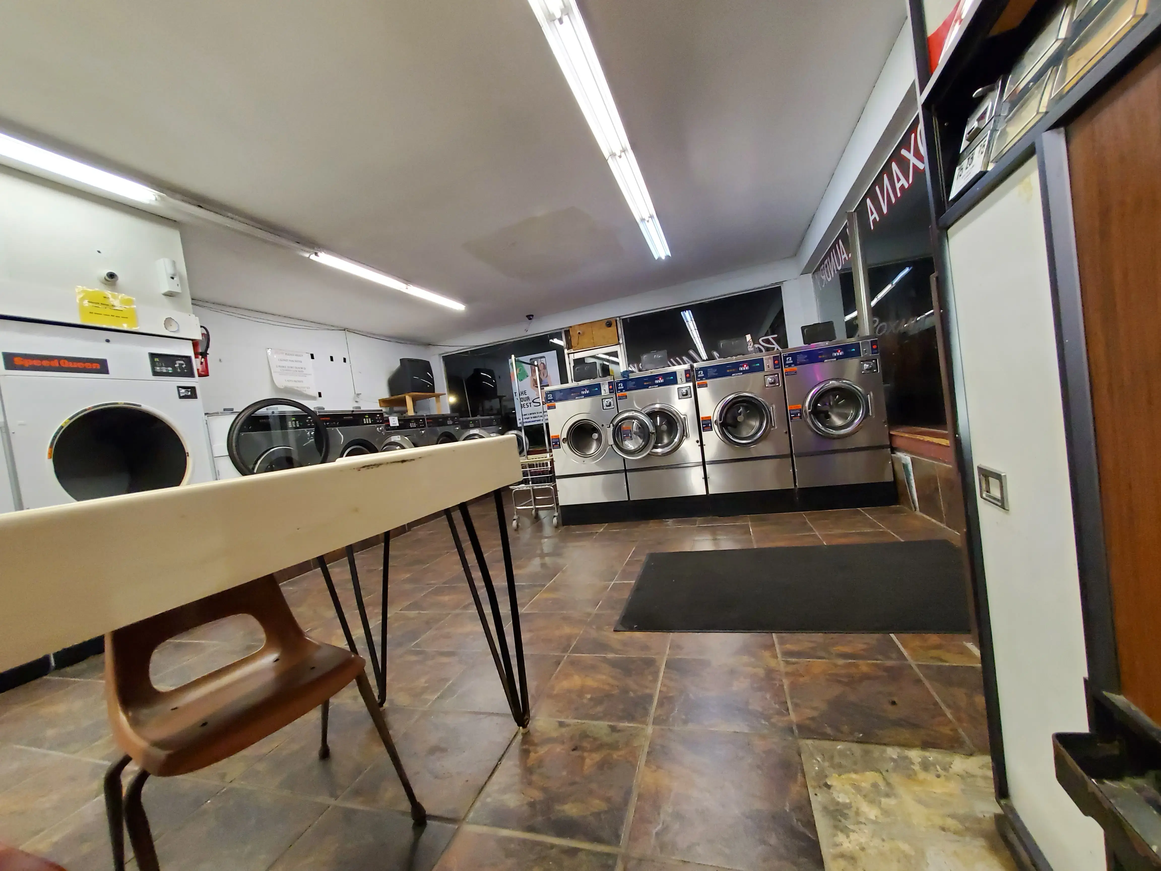 Best Wash Laundromats – North Central Avenue - Image 12