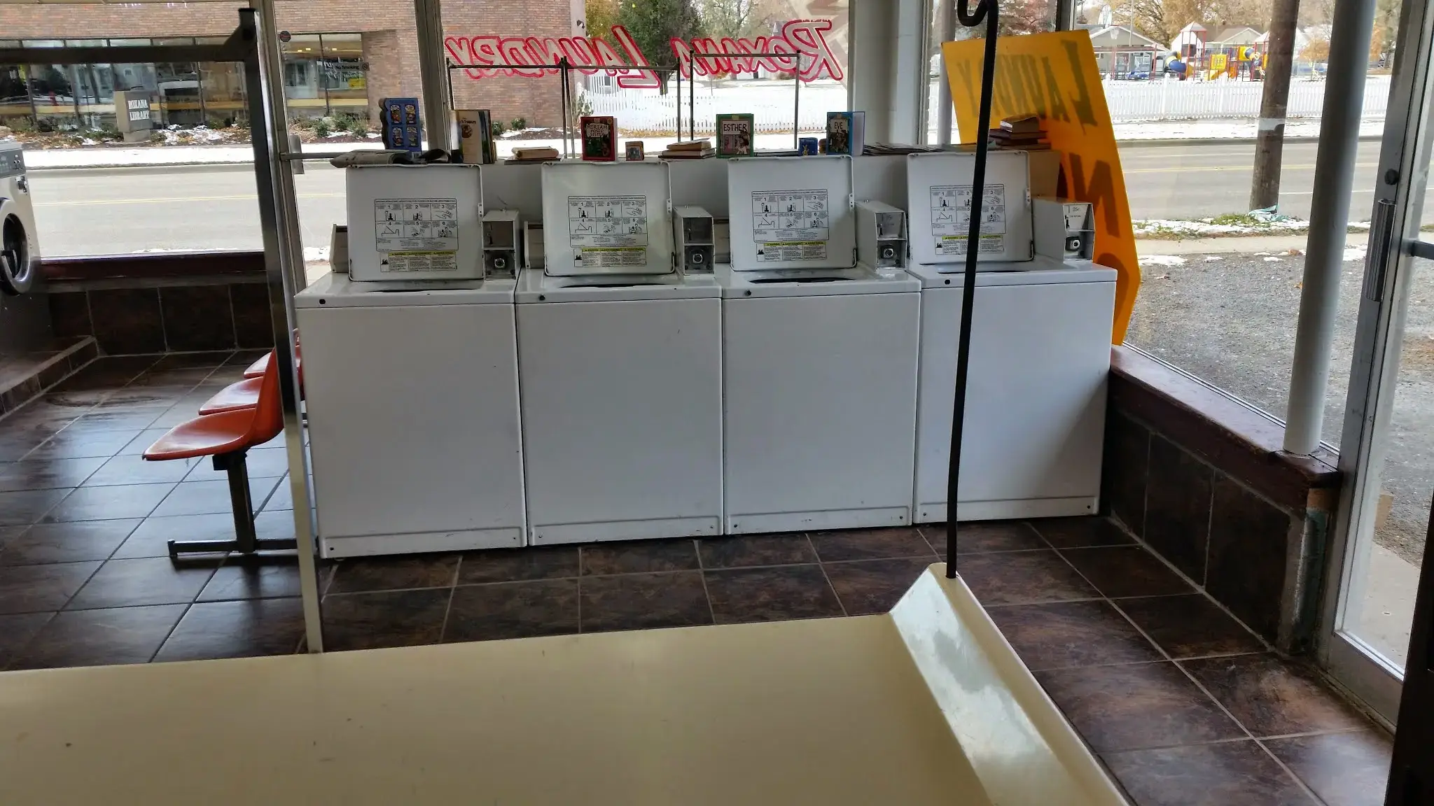 Best Wash Laundromats – North Central Avenue - Image 4