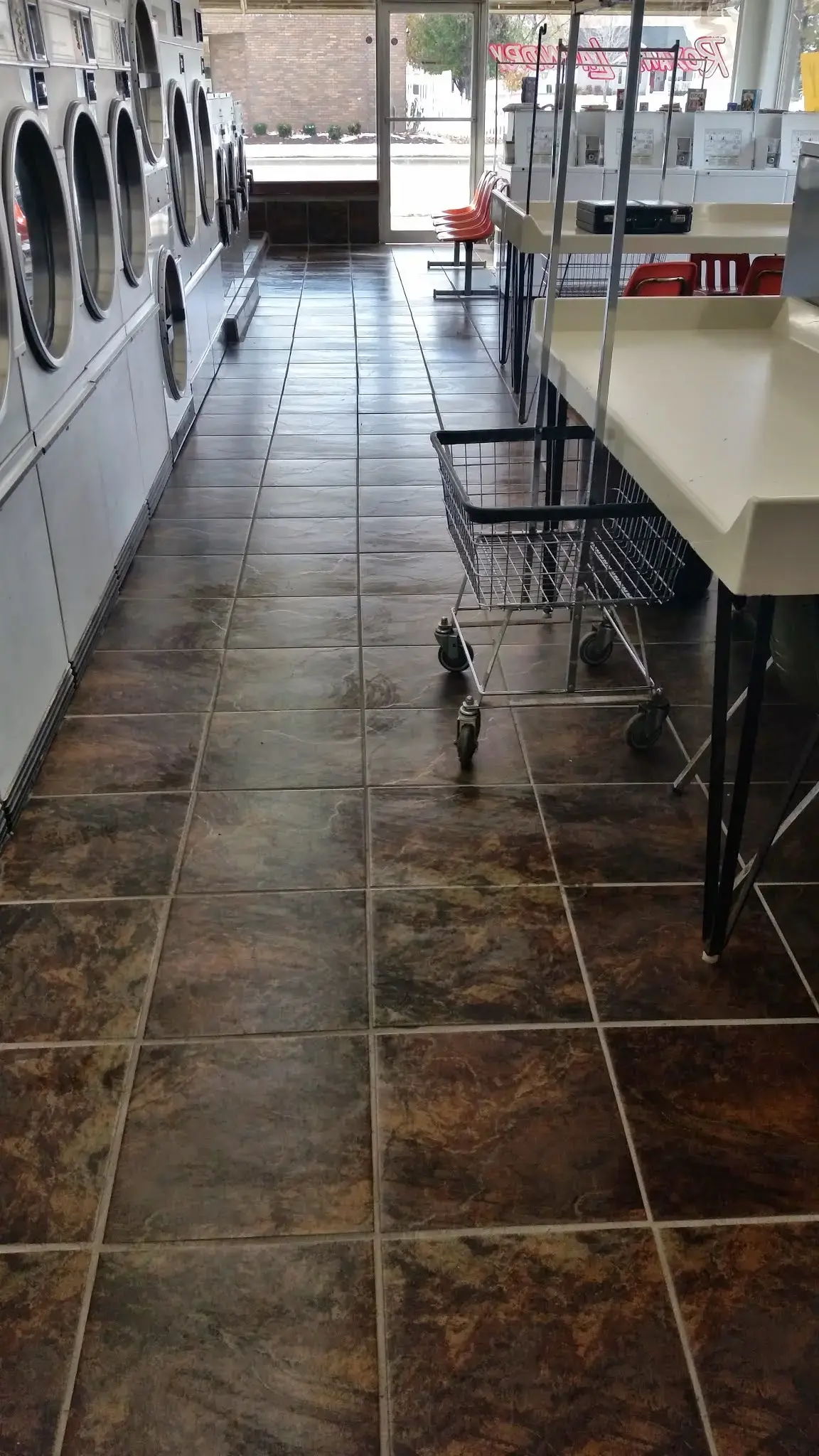 Best Wash Laundromats – North Central Avenue - Image 3