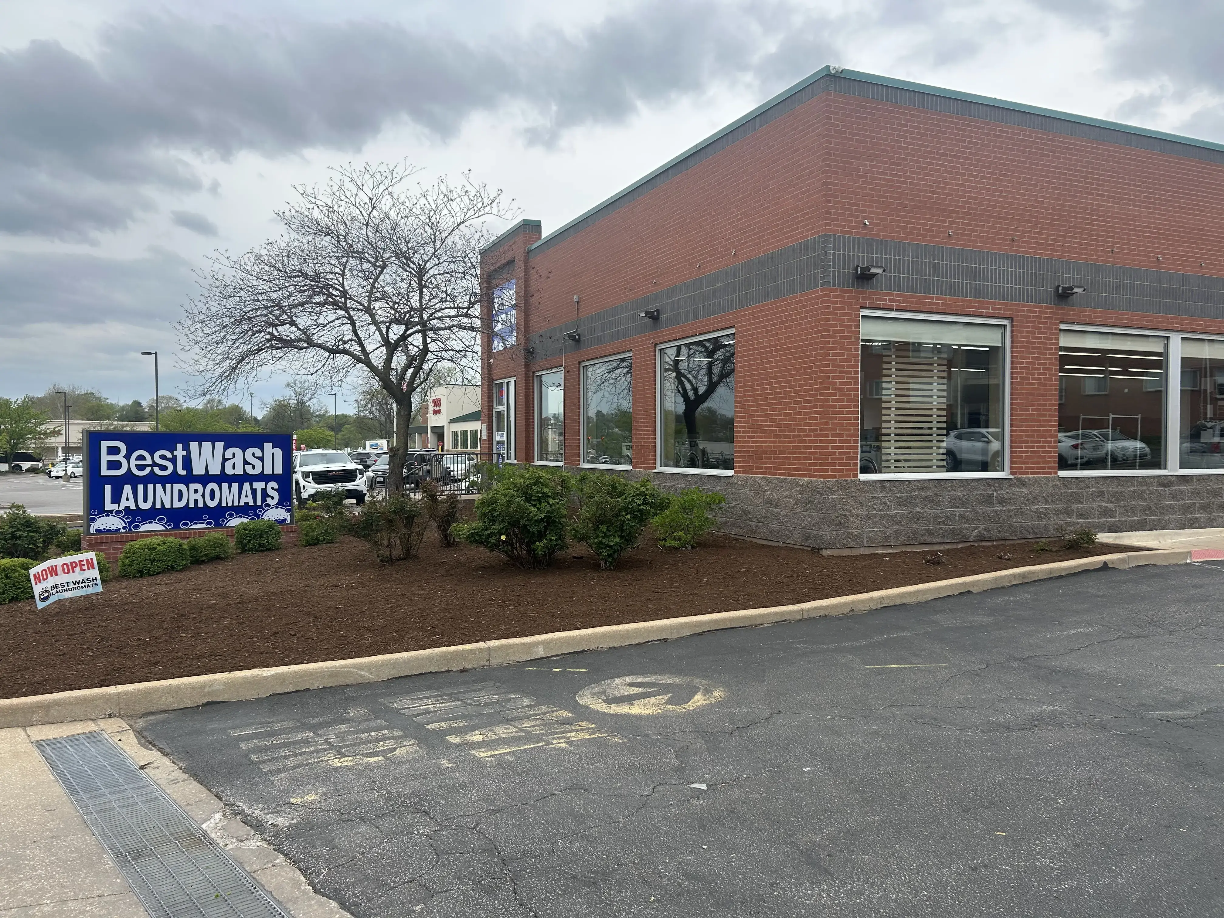 Best Wash Laundromats - Image 4