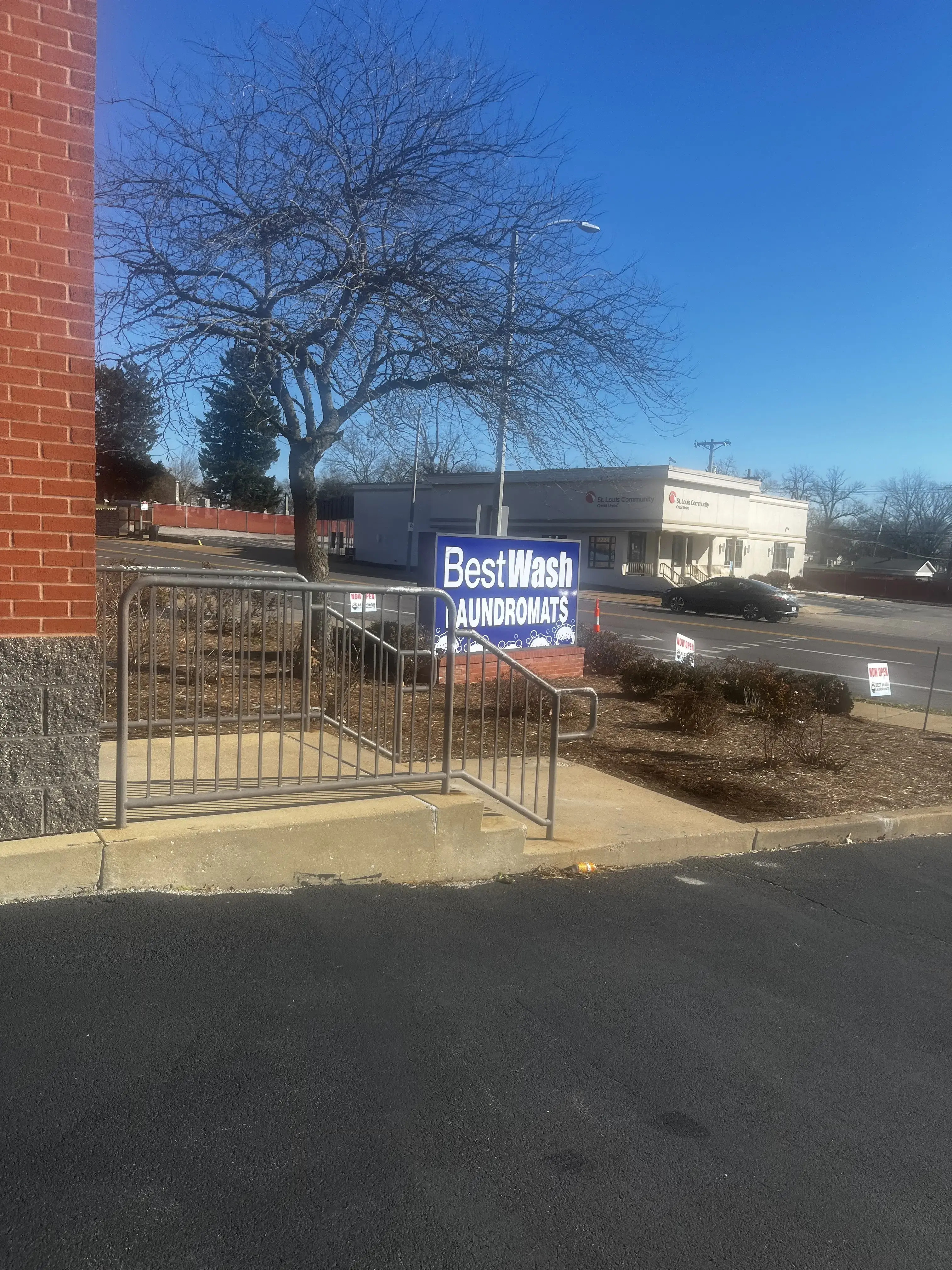 Best Wash Laundromats - Image 6