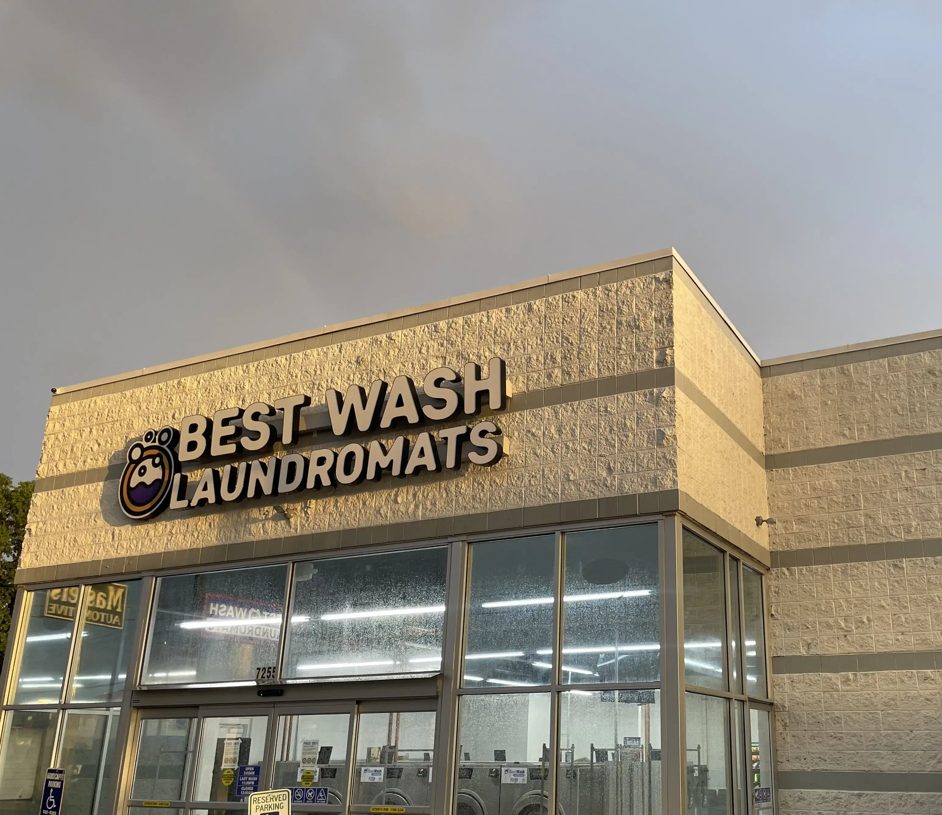 Best Wash Laundromats thumbnail 5
