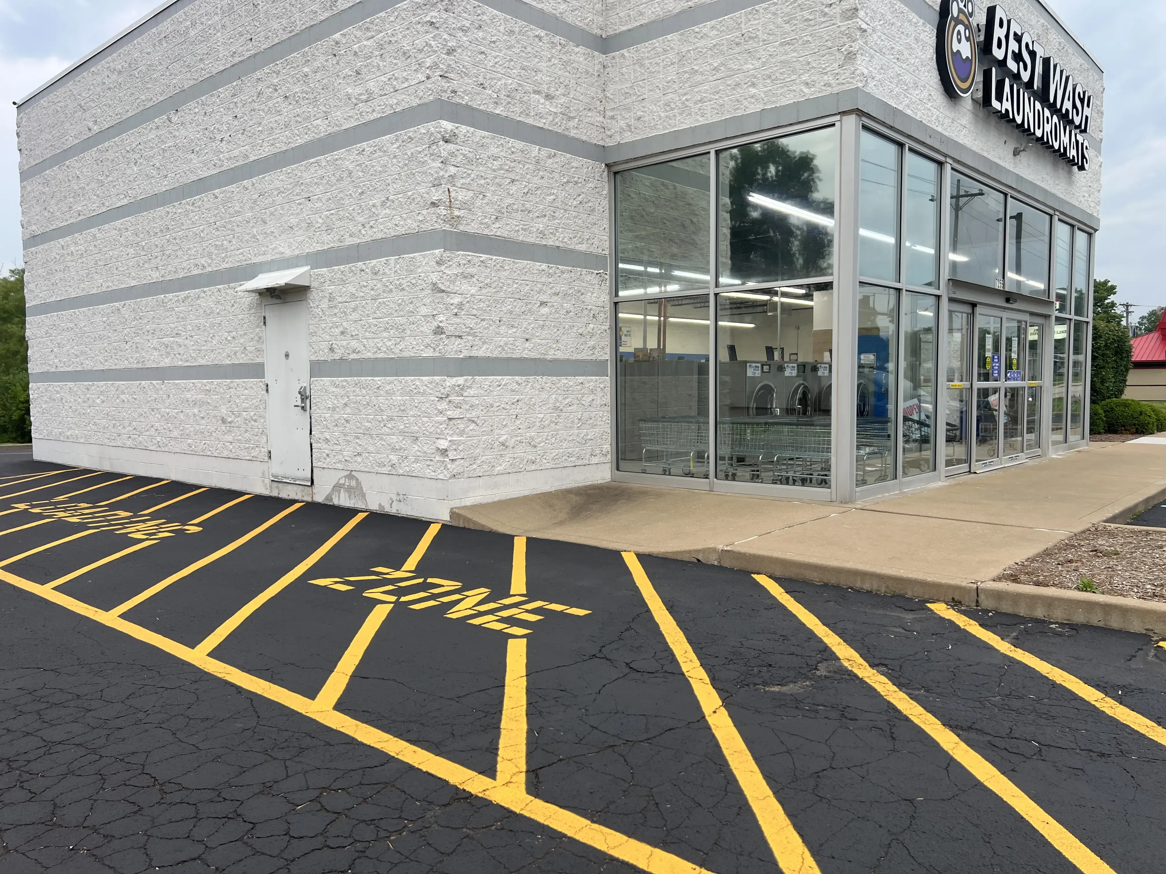 Best Wash Laundromats - Image 3