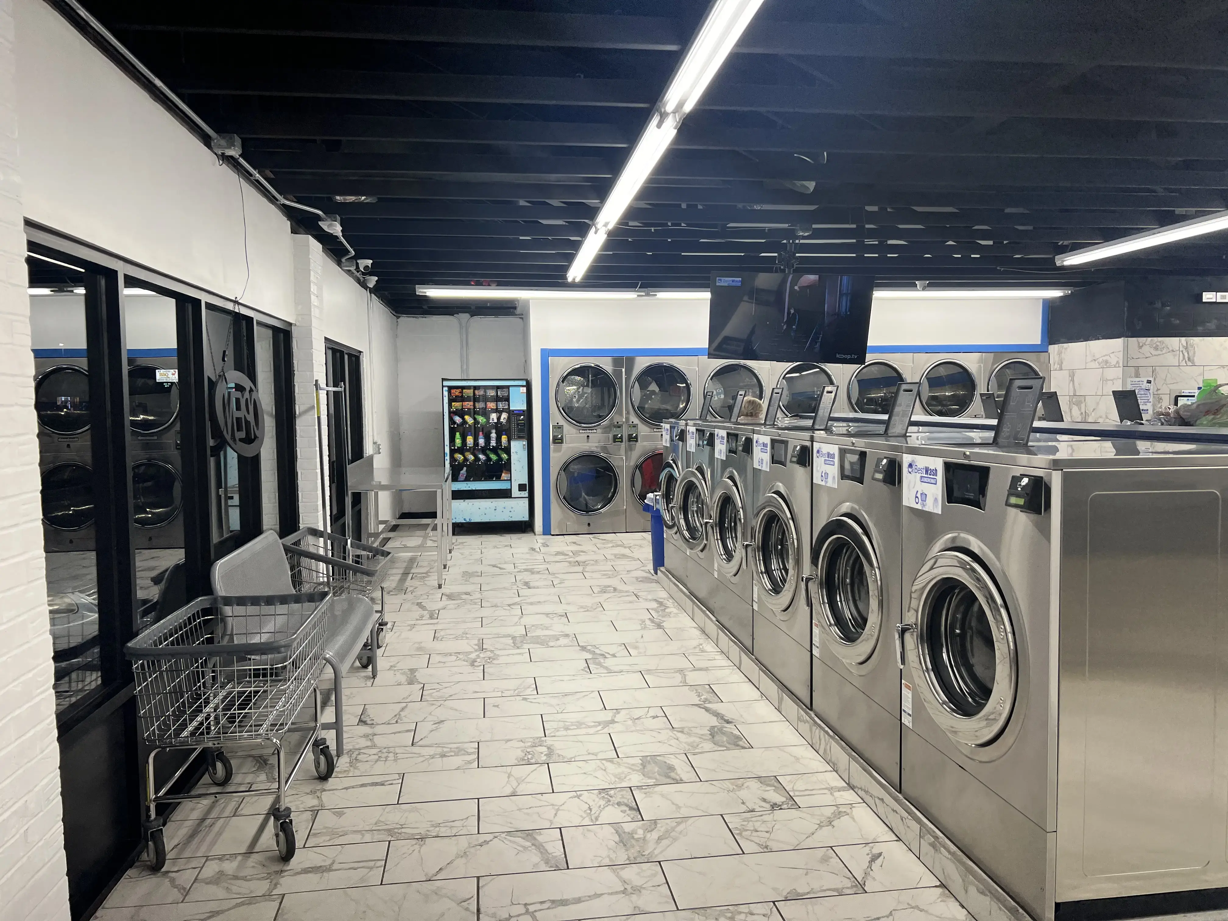 Best Wash Laundromats – Watson Road - Image 1